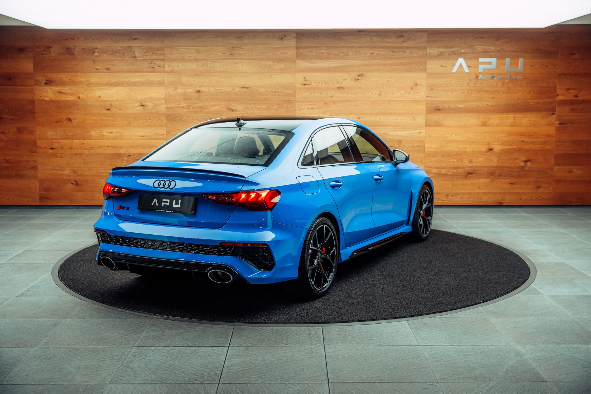 listing desktop thumbnail image 1