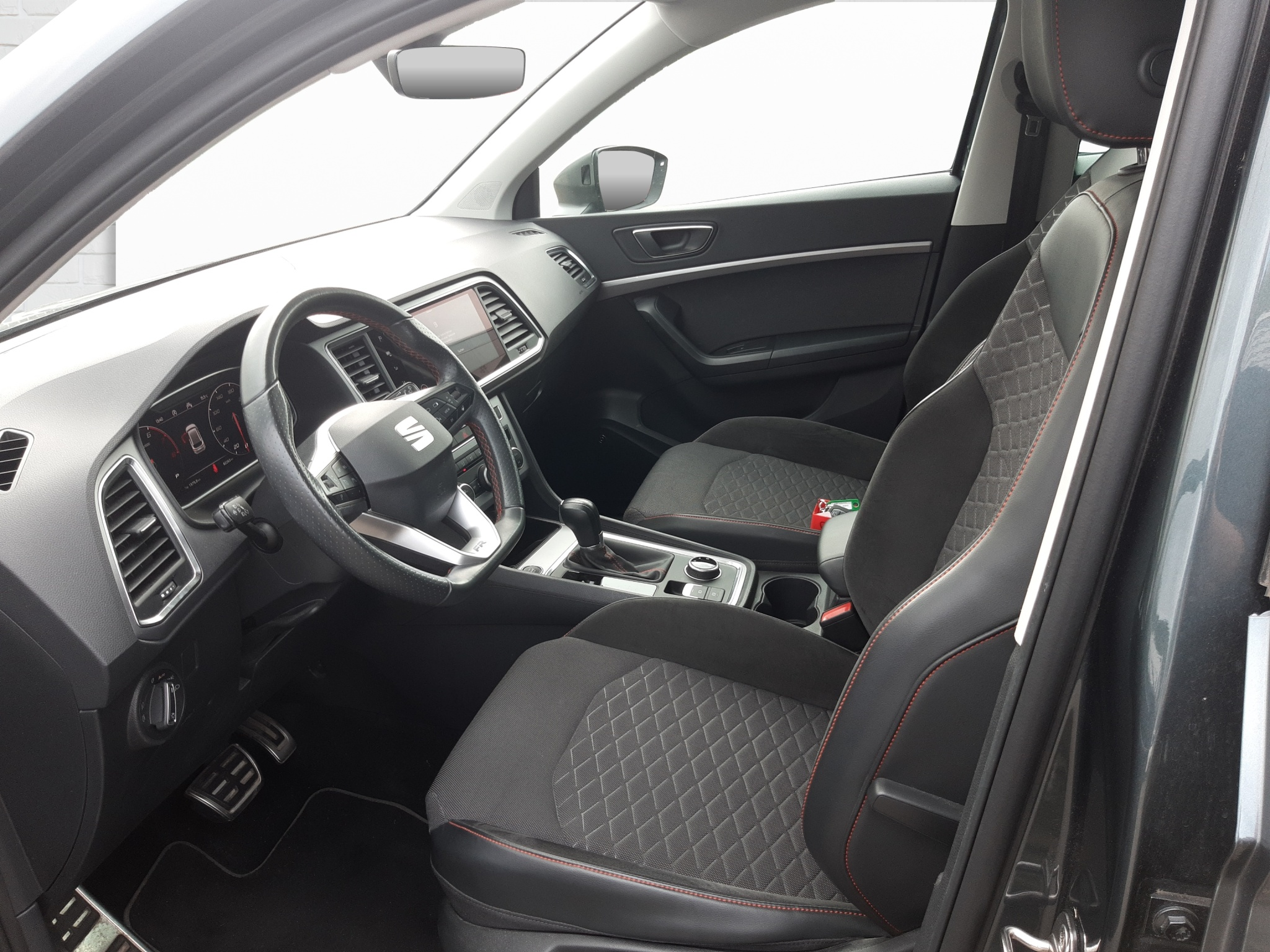 listing desktop thumbnail image 5