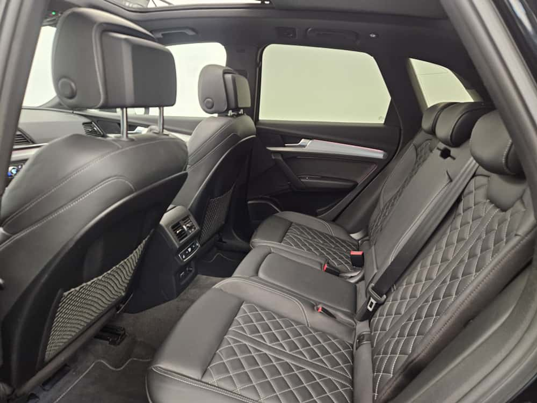 listing desktop thumbnail image 12