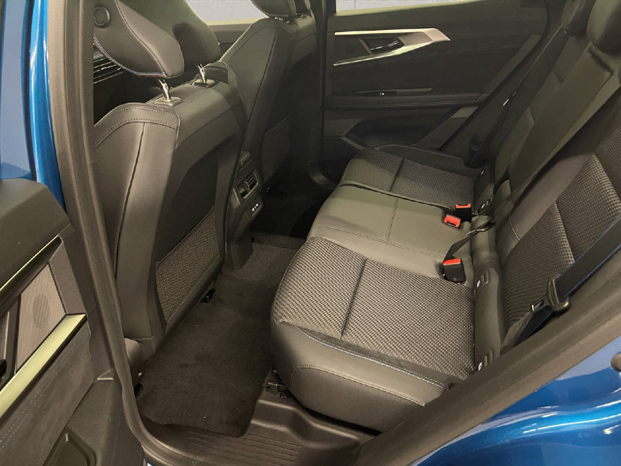 listing desktop thumbnail image 10