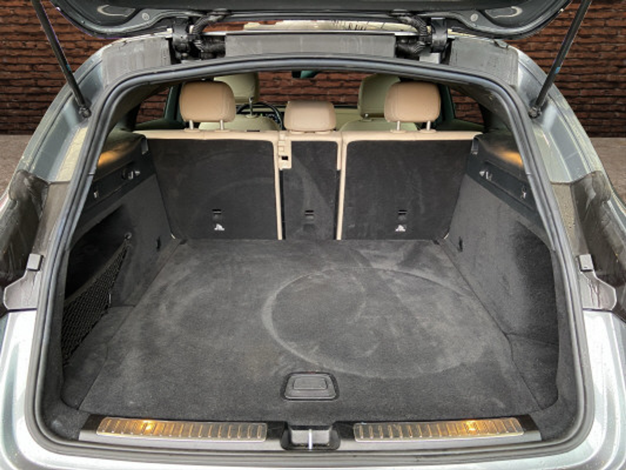 listing desktop thumbnail image 7