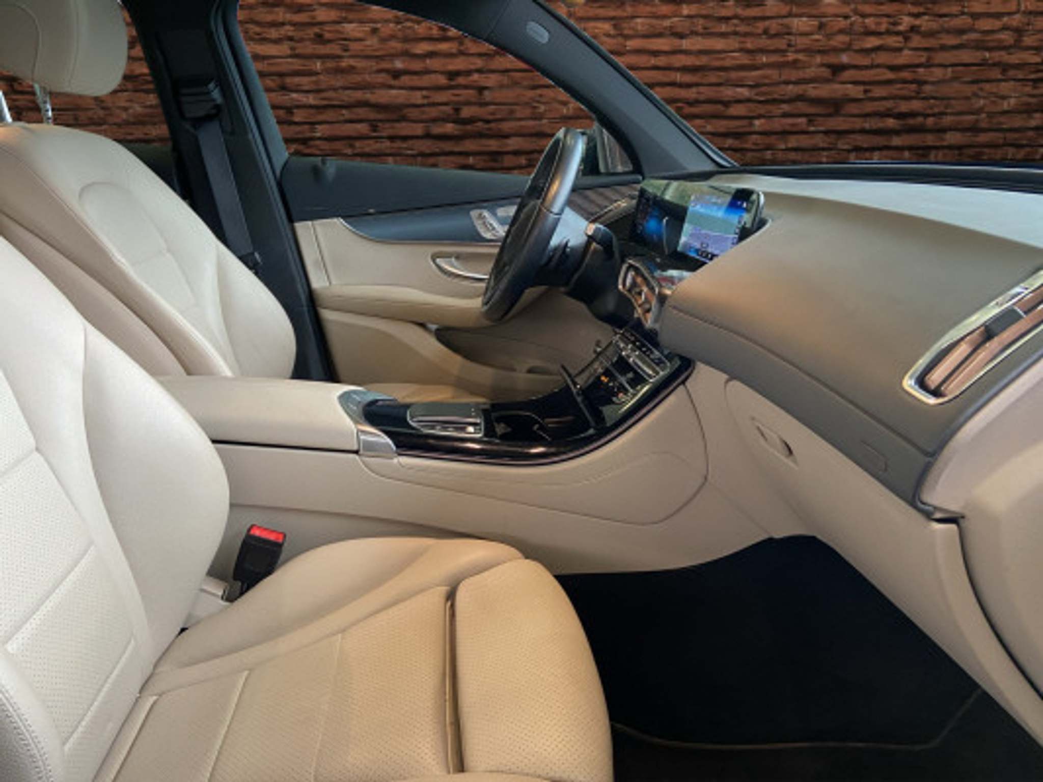 listing desktop thumbnail image 12