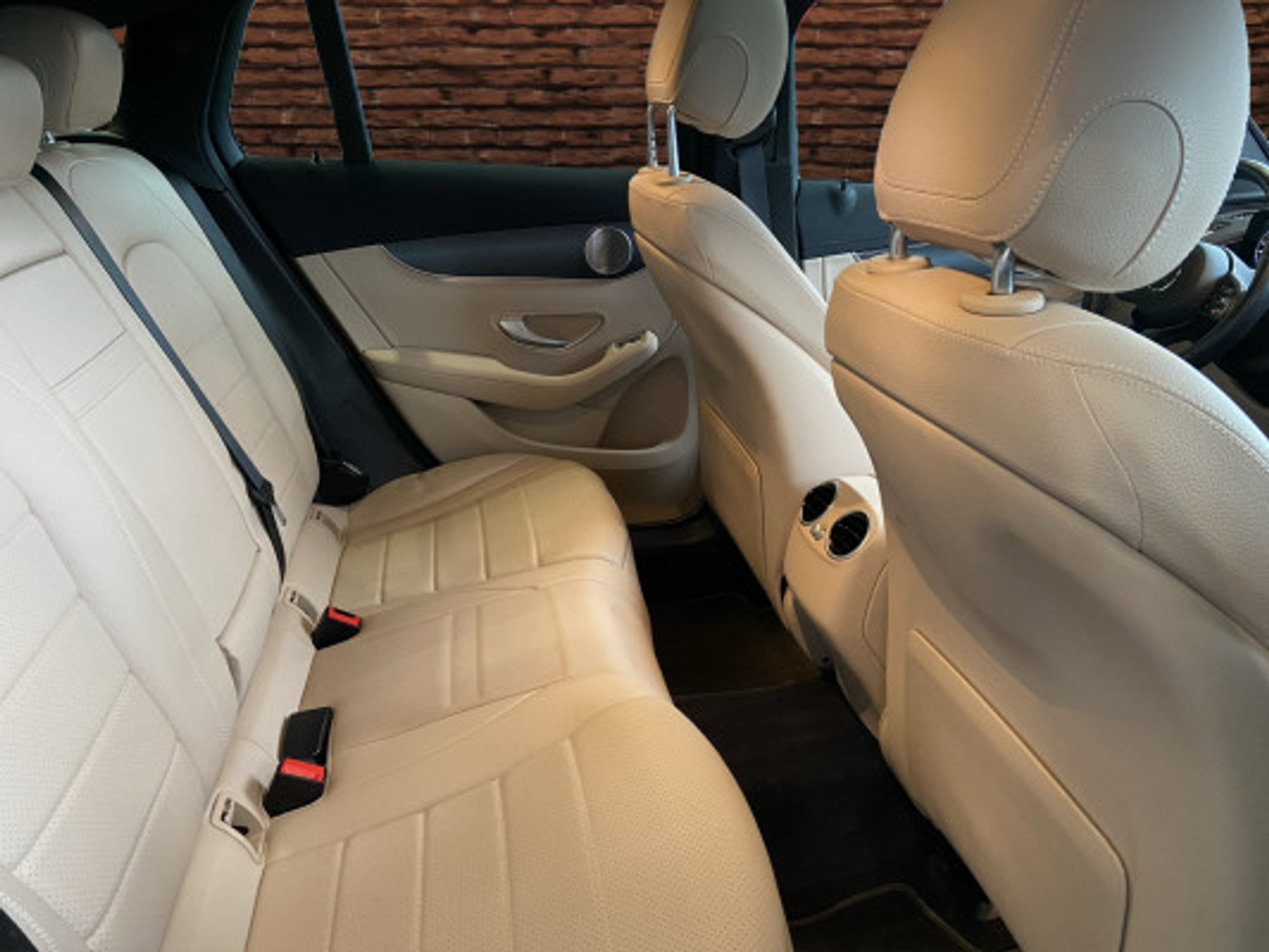 listing desktop thumbnail image 13