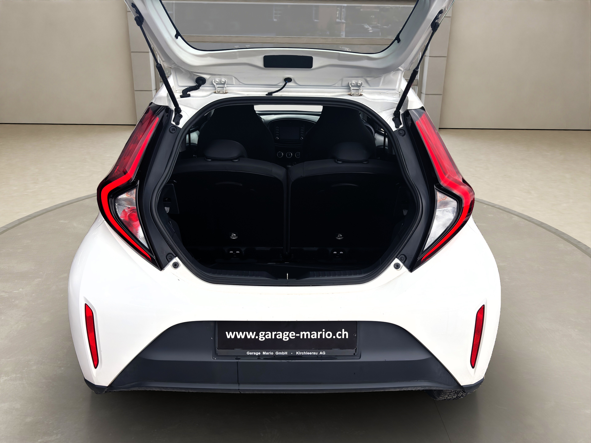 listing desktop thumbnail image 15