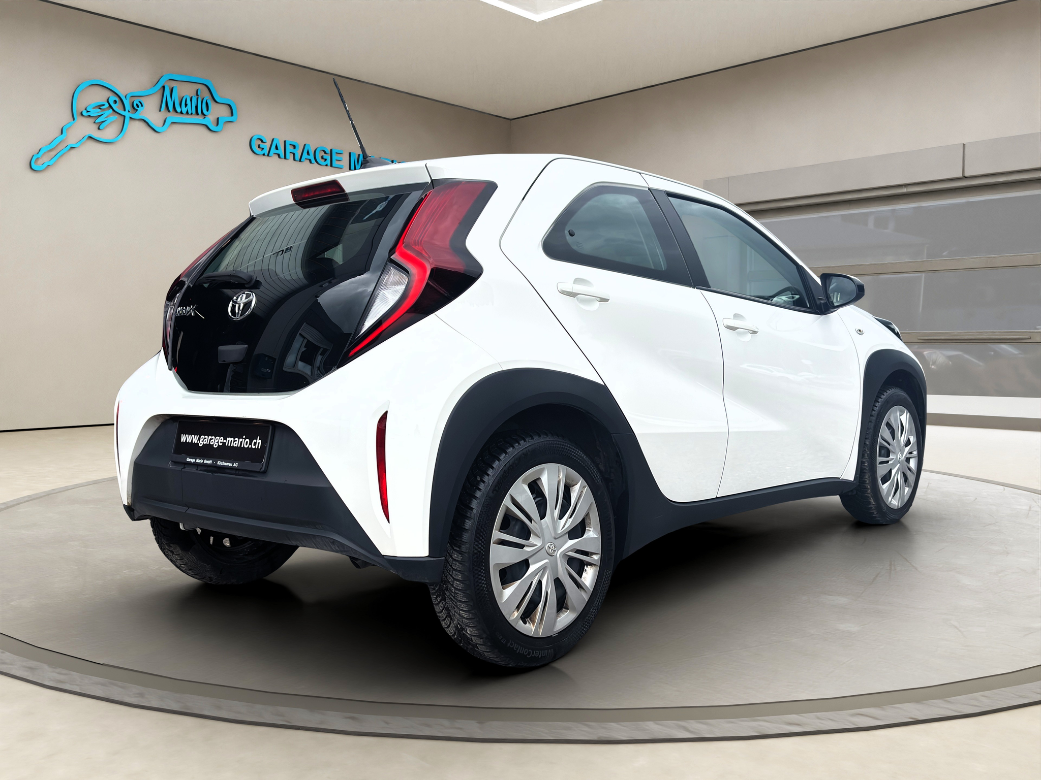 listing desktop thumbnail image 4