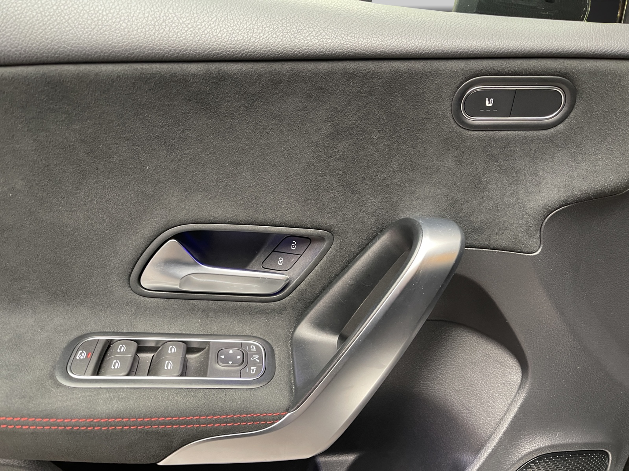 listing desktop thumbnail image 11