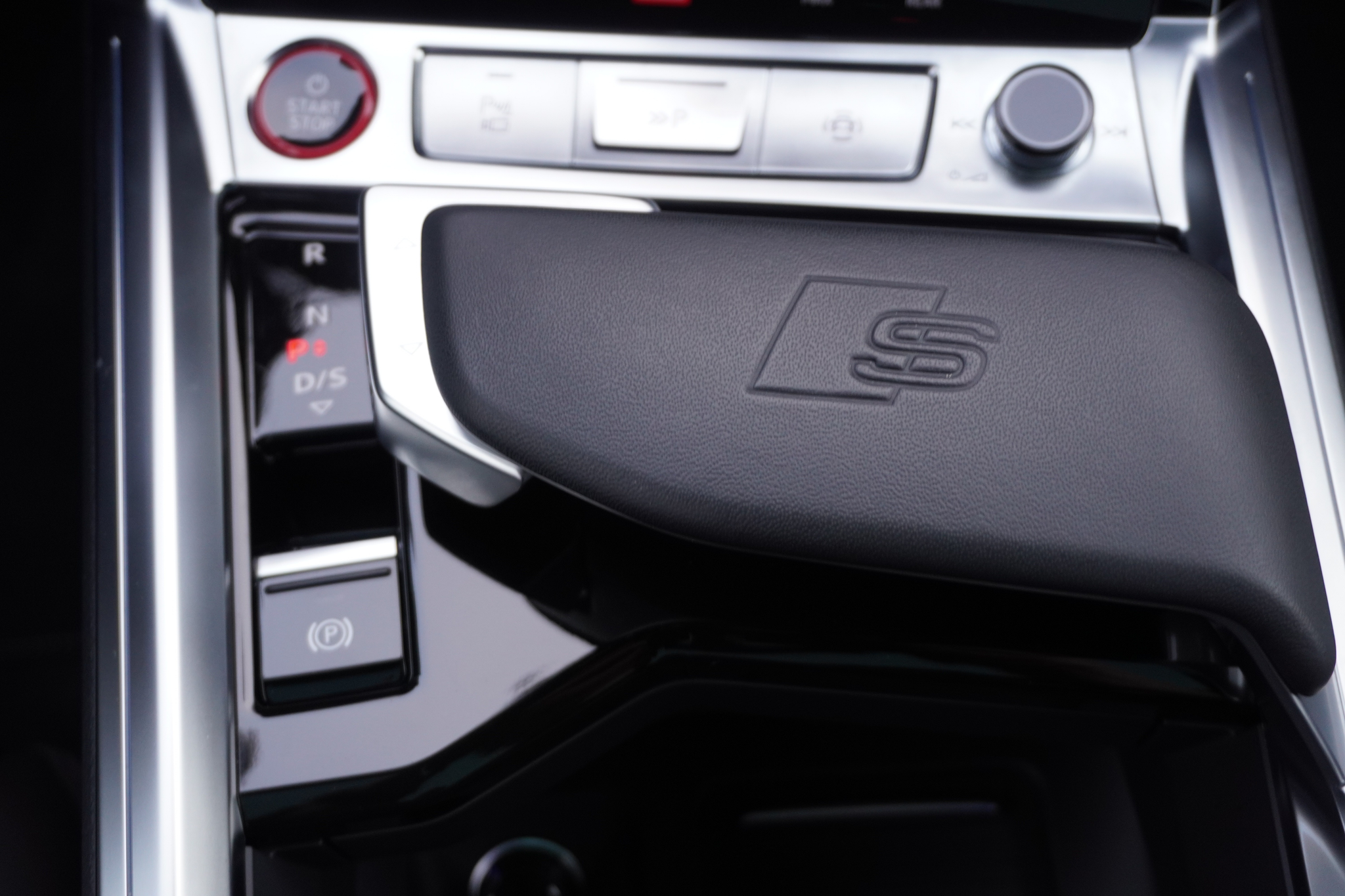 listing desktop thumbnail image 15