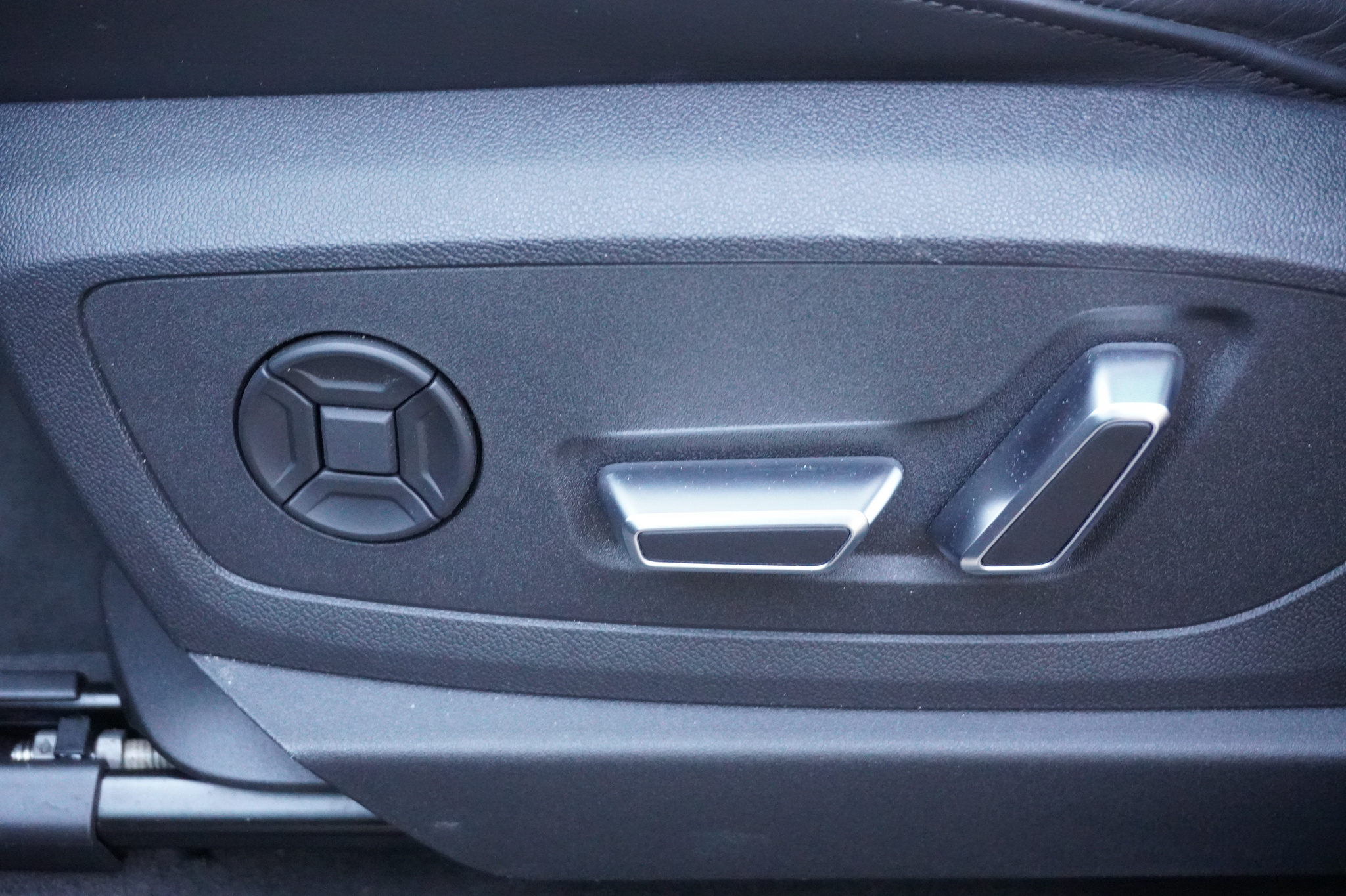 listing desktop thumbnail image 26