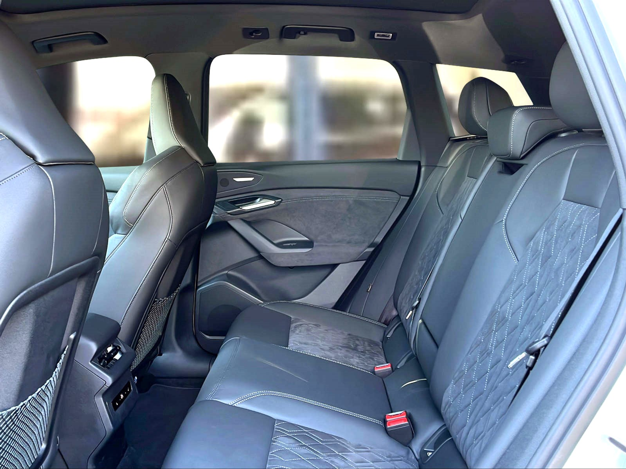 listing desktop thumbnail image 9