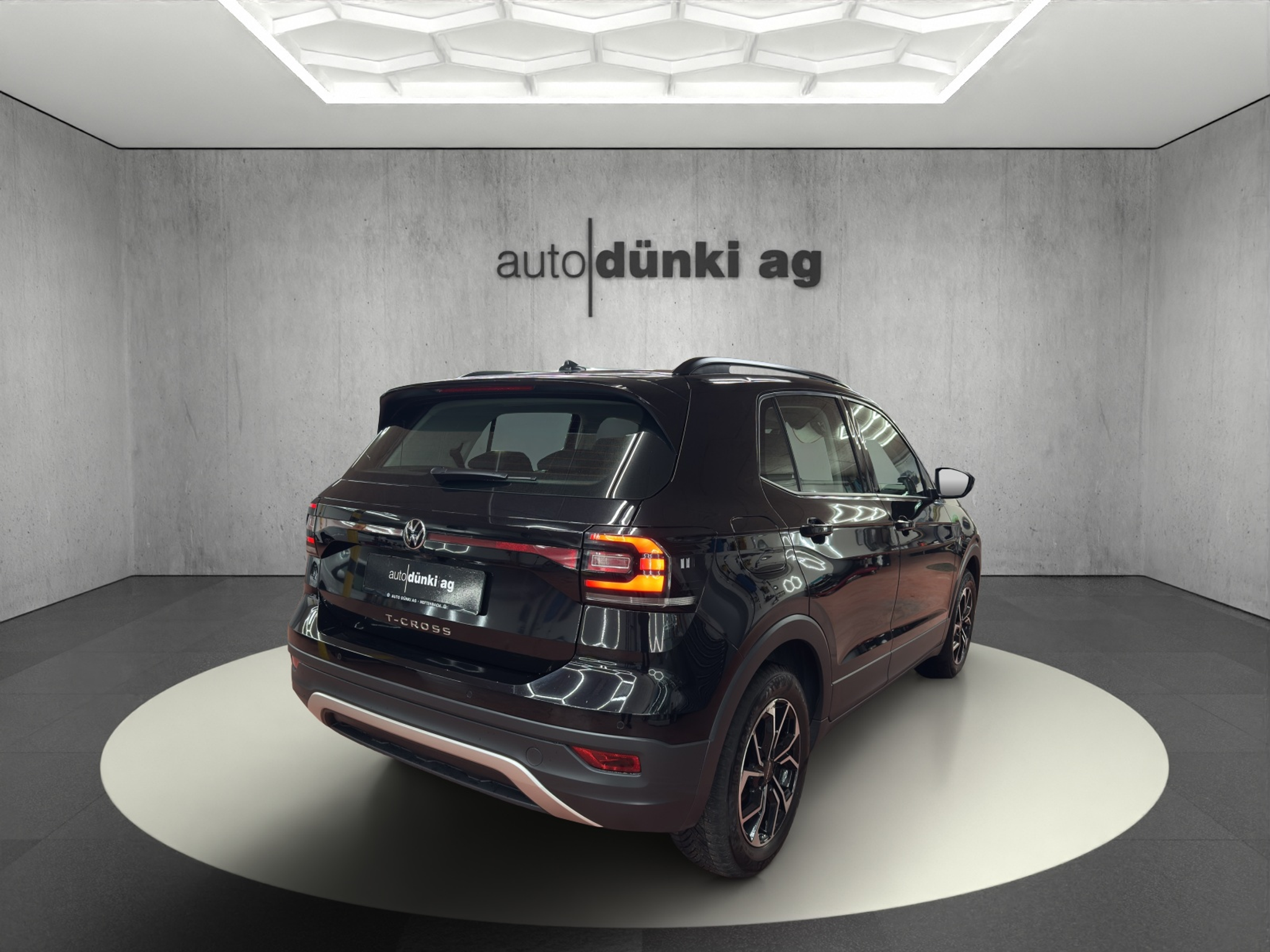 listing desktop thumbnail image 3