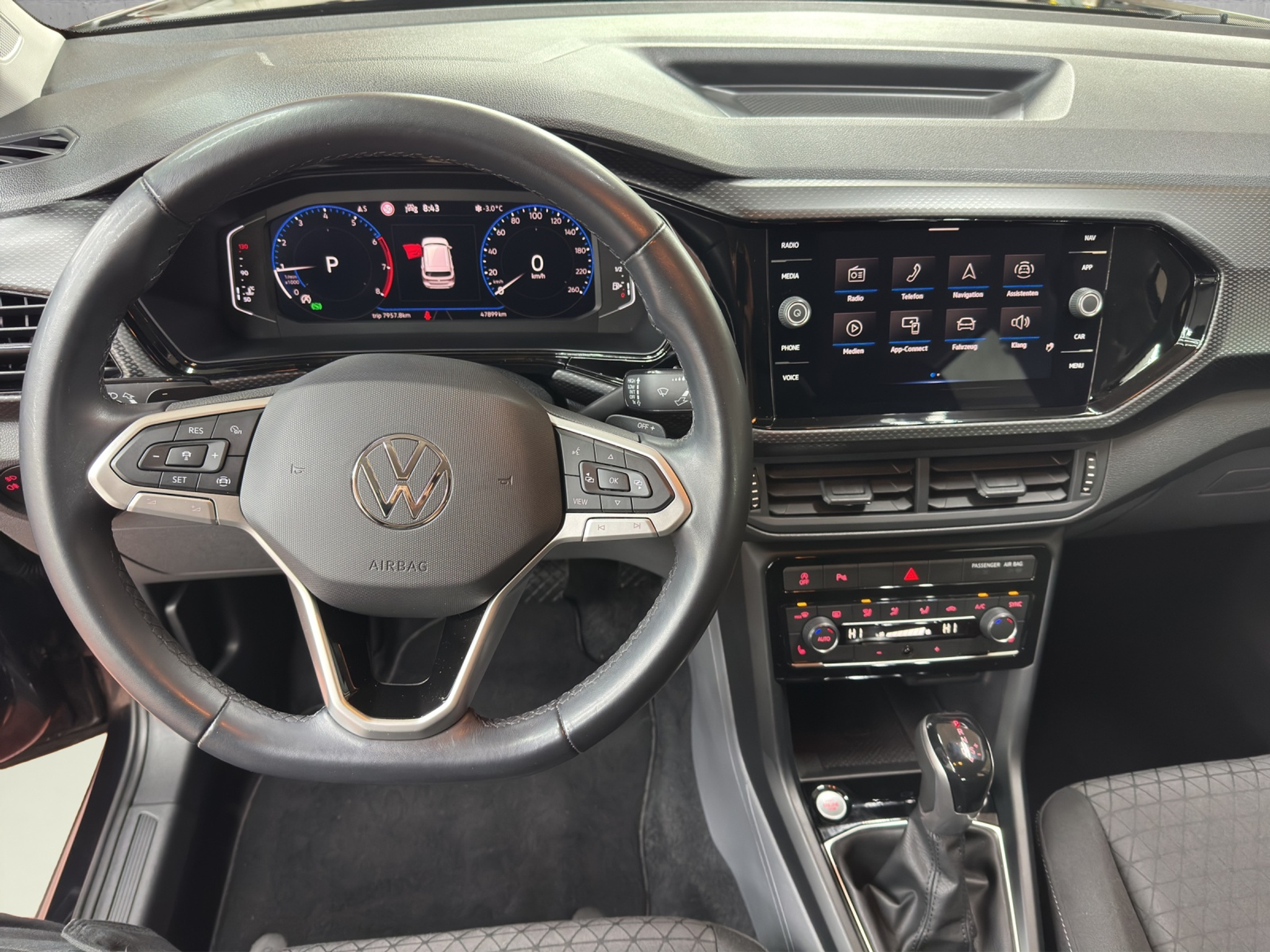 listing desktop thumbnail image 8