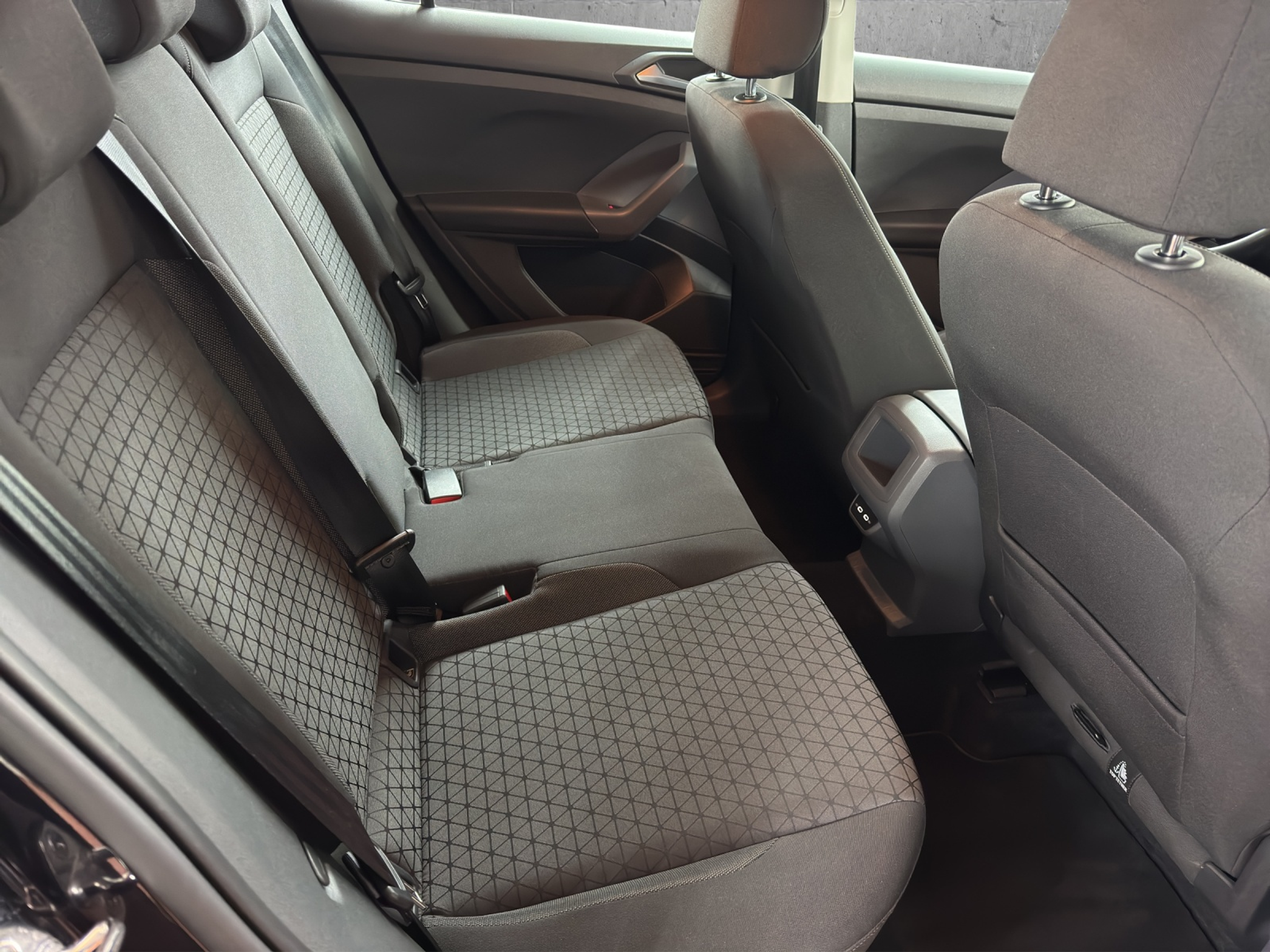 listing desktop thumbnail image 11