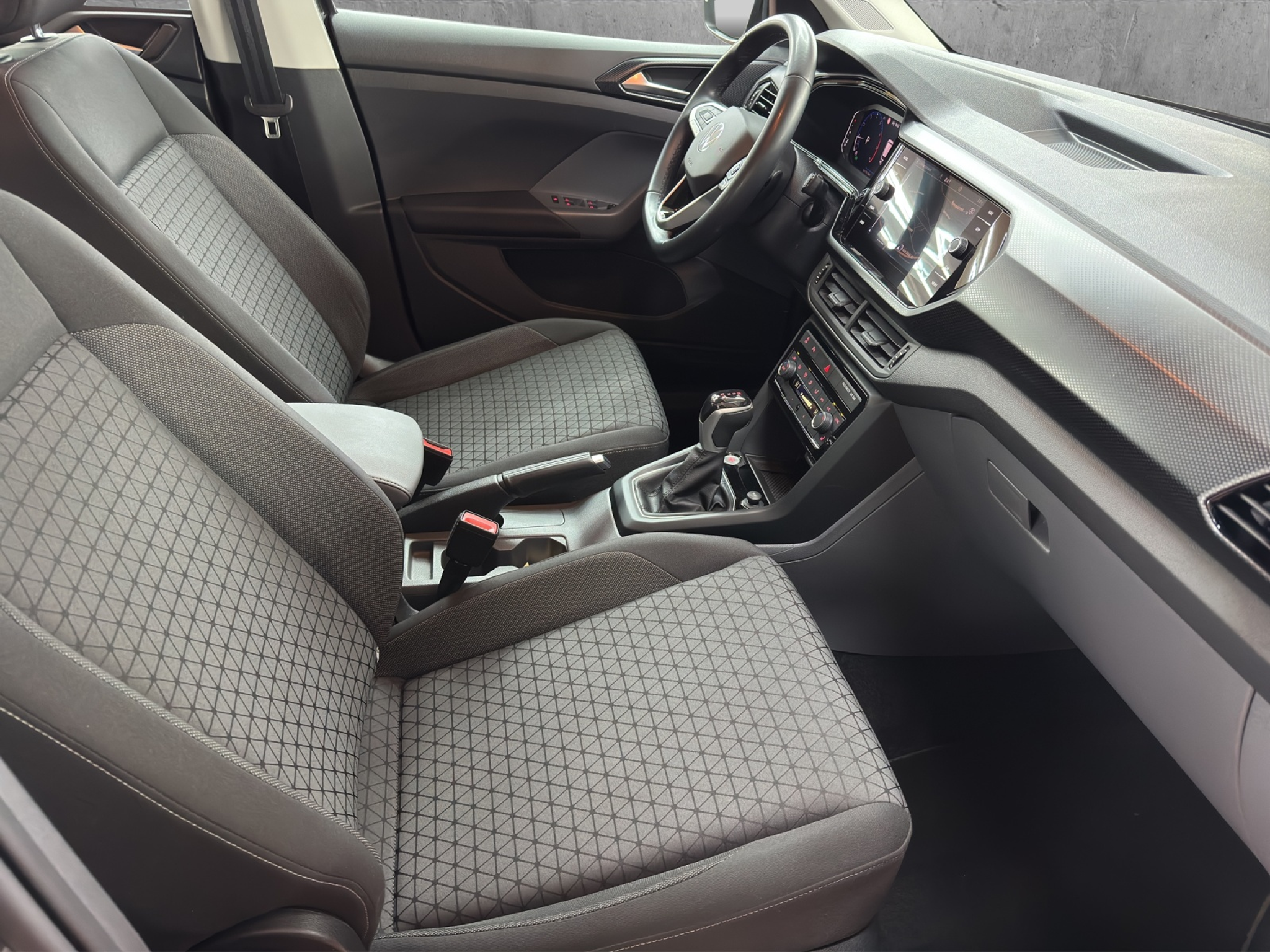 listing desktop thumbnail image 7