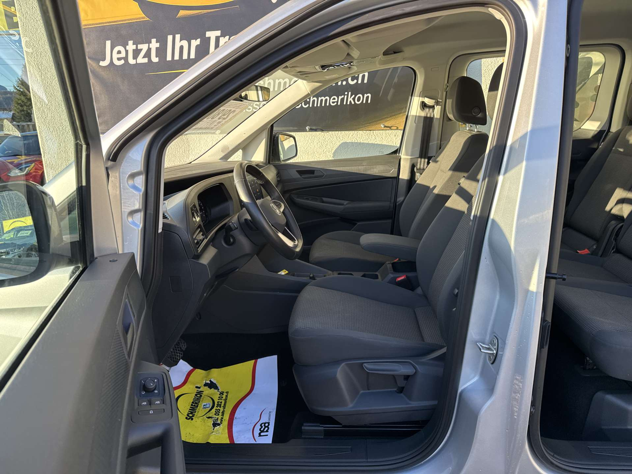 listing desktop thumbnail image 6