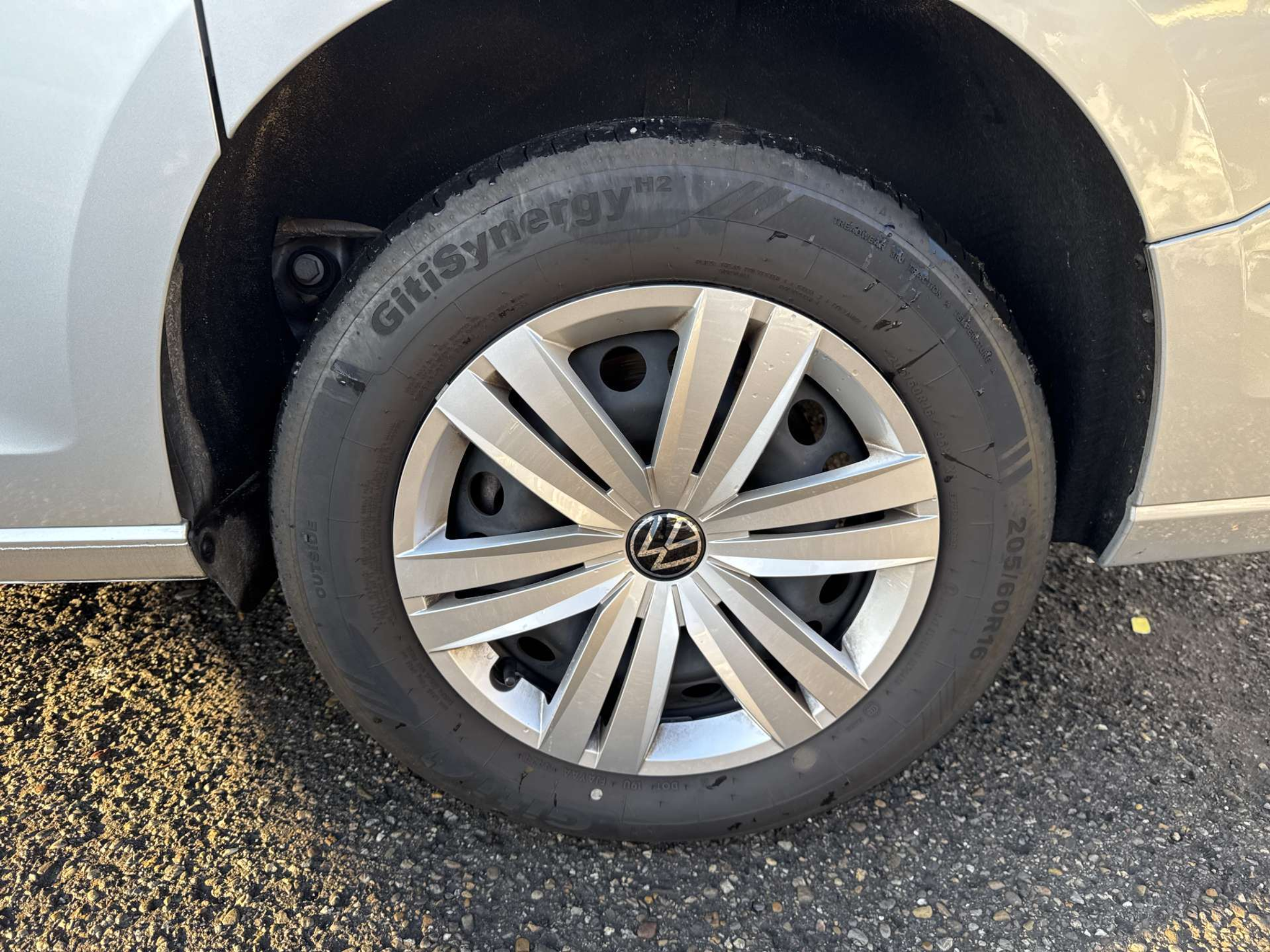 listing desktop thumbnail image 9