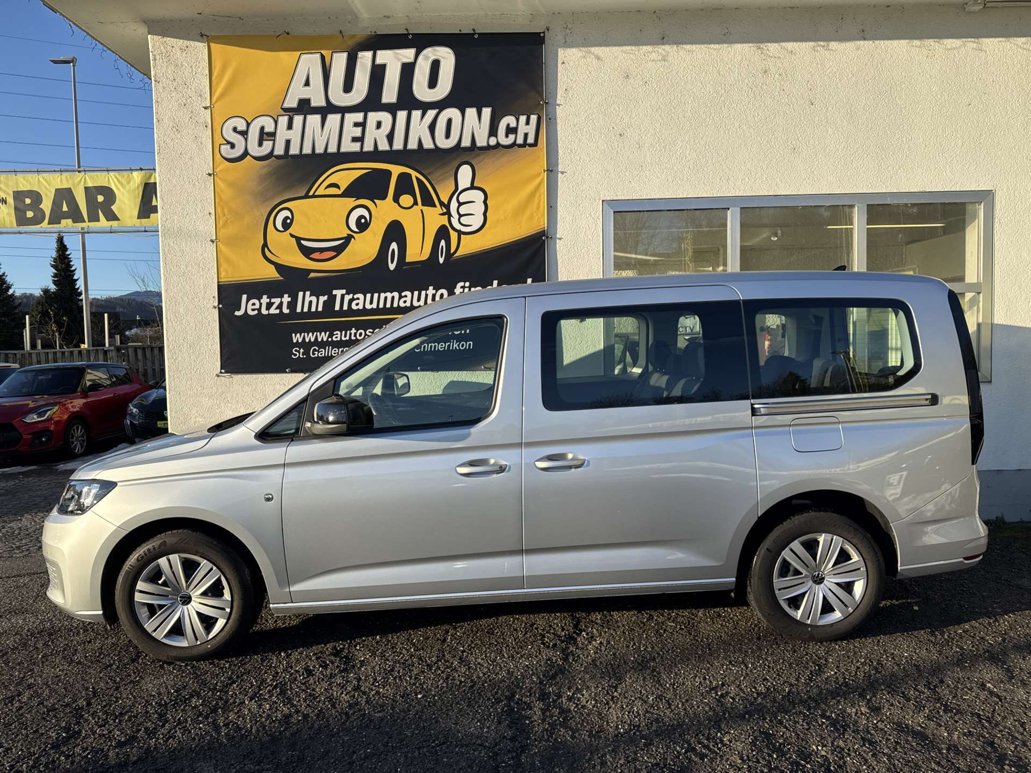 listing desktop thumbnail image 4