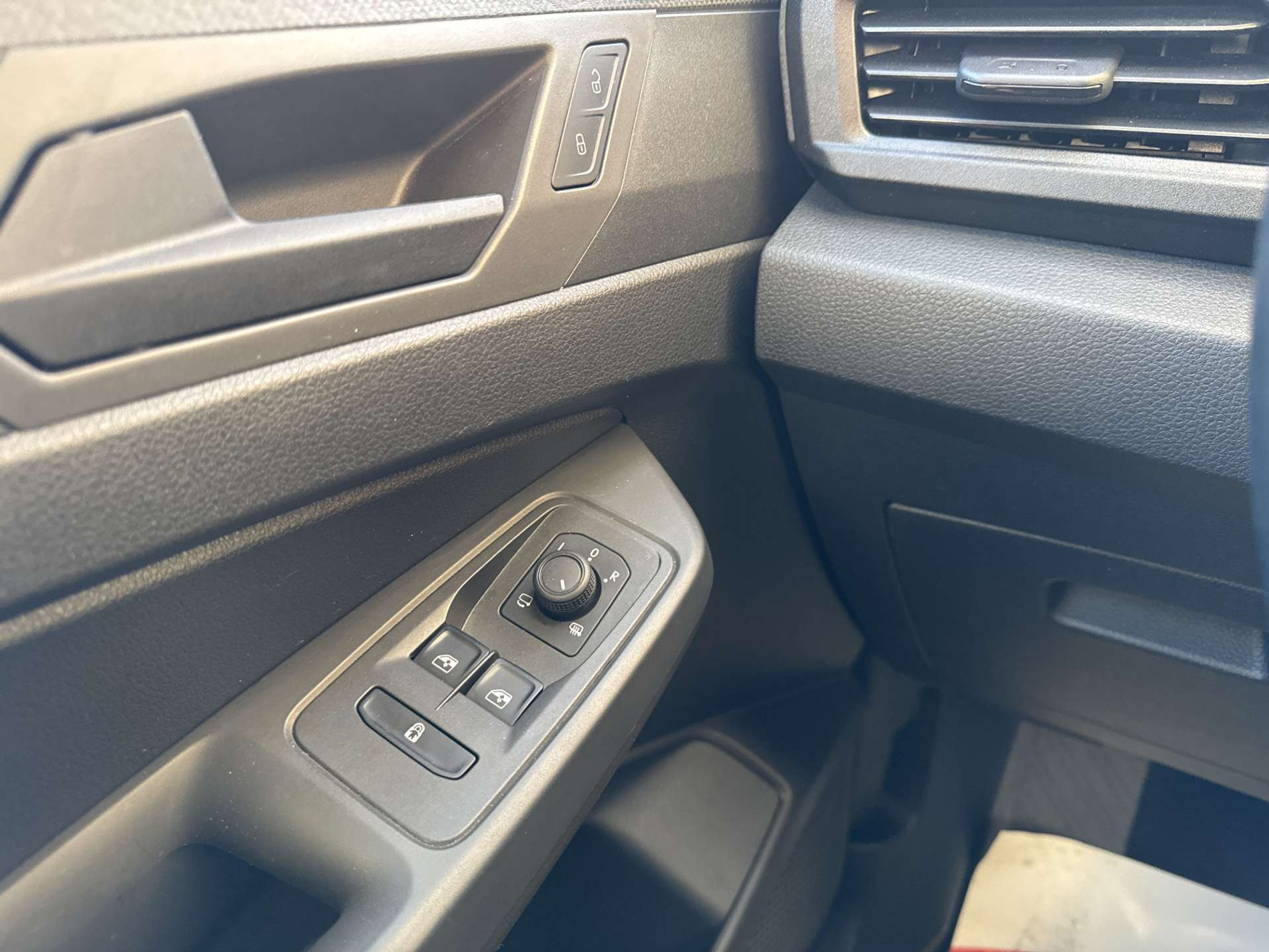 listing desktop thumbnail image 15