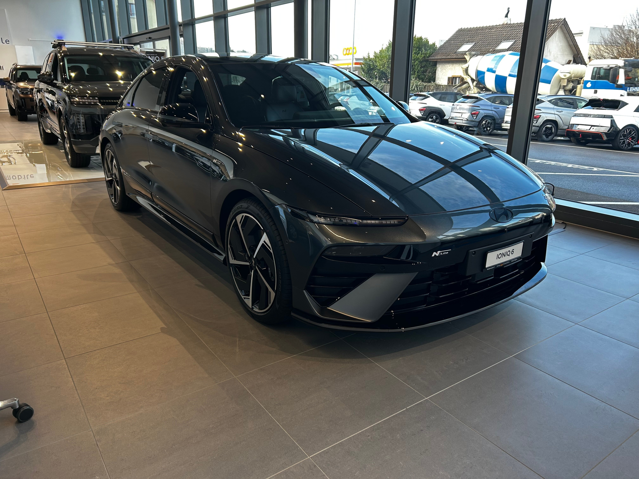 listing desktop thumbnail image 2