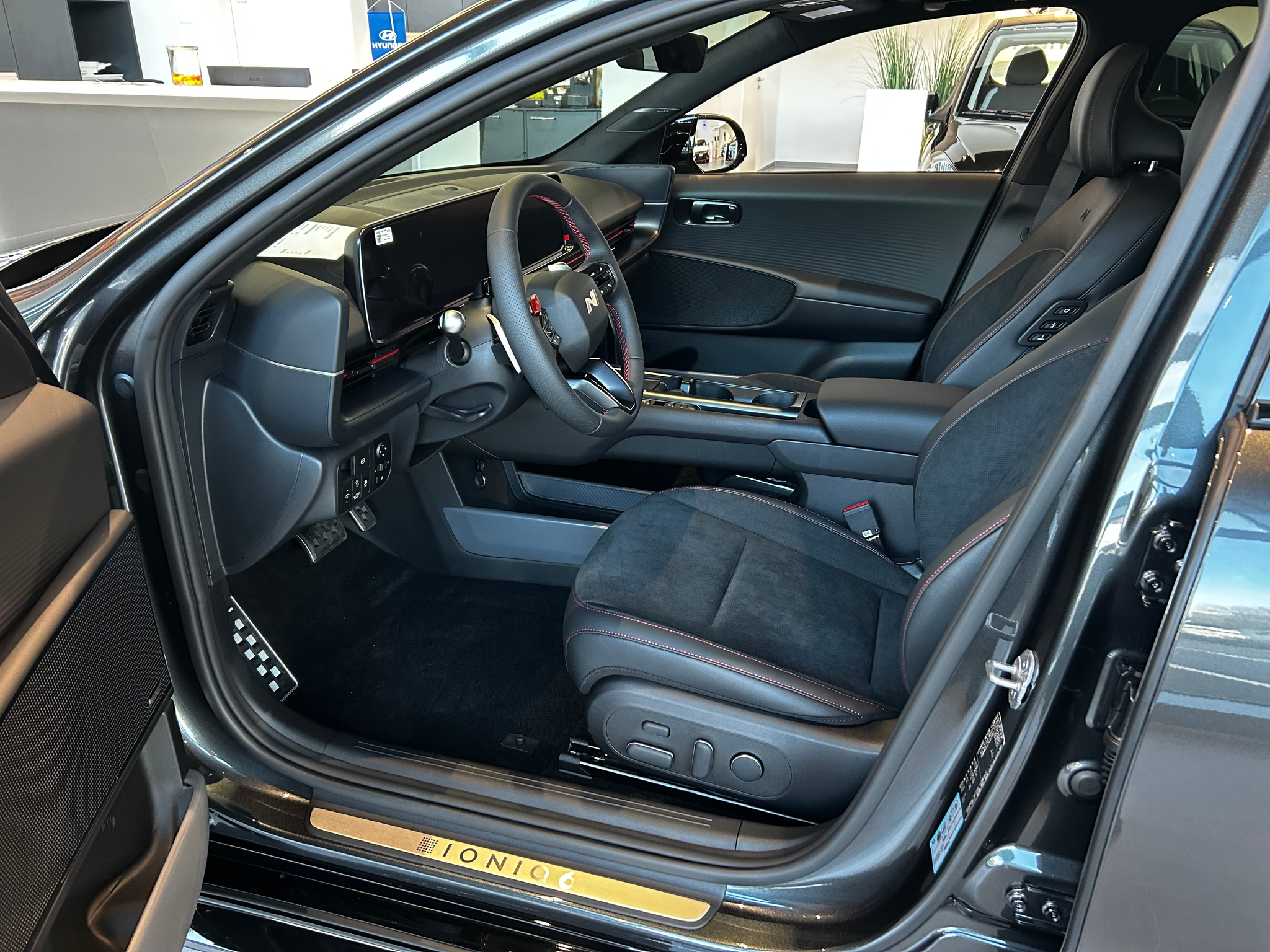 listing desktop thumbnail image 9