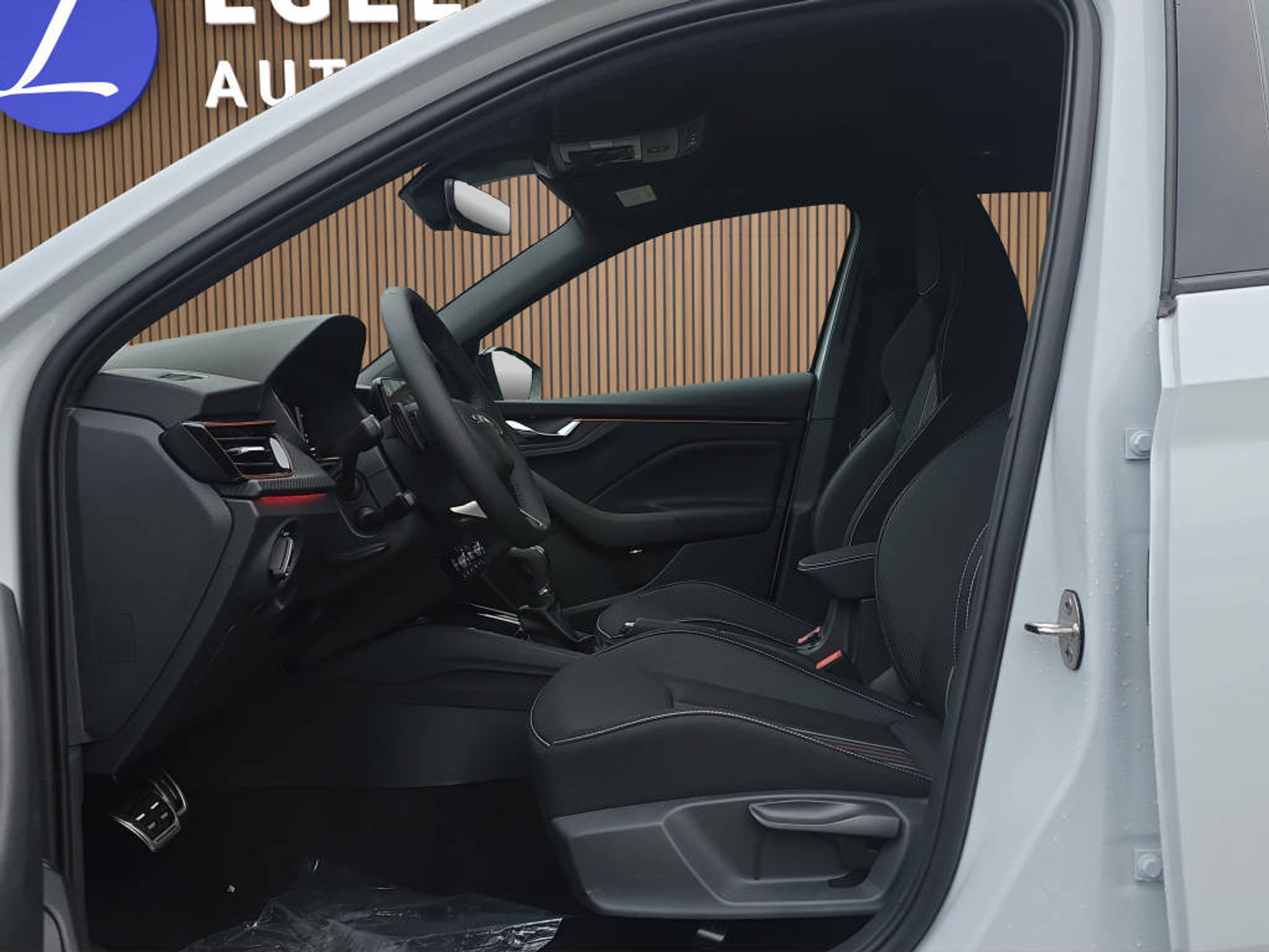 listing desktop thumbnail image 19