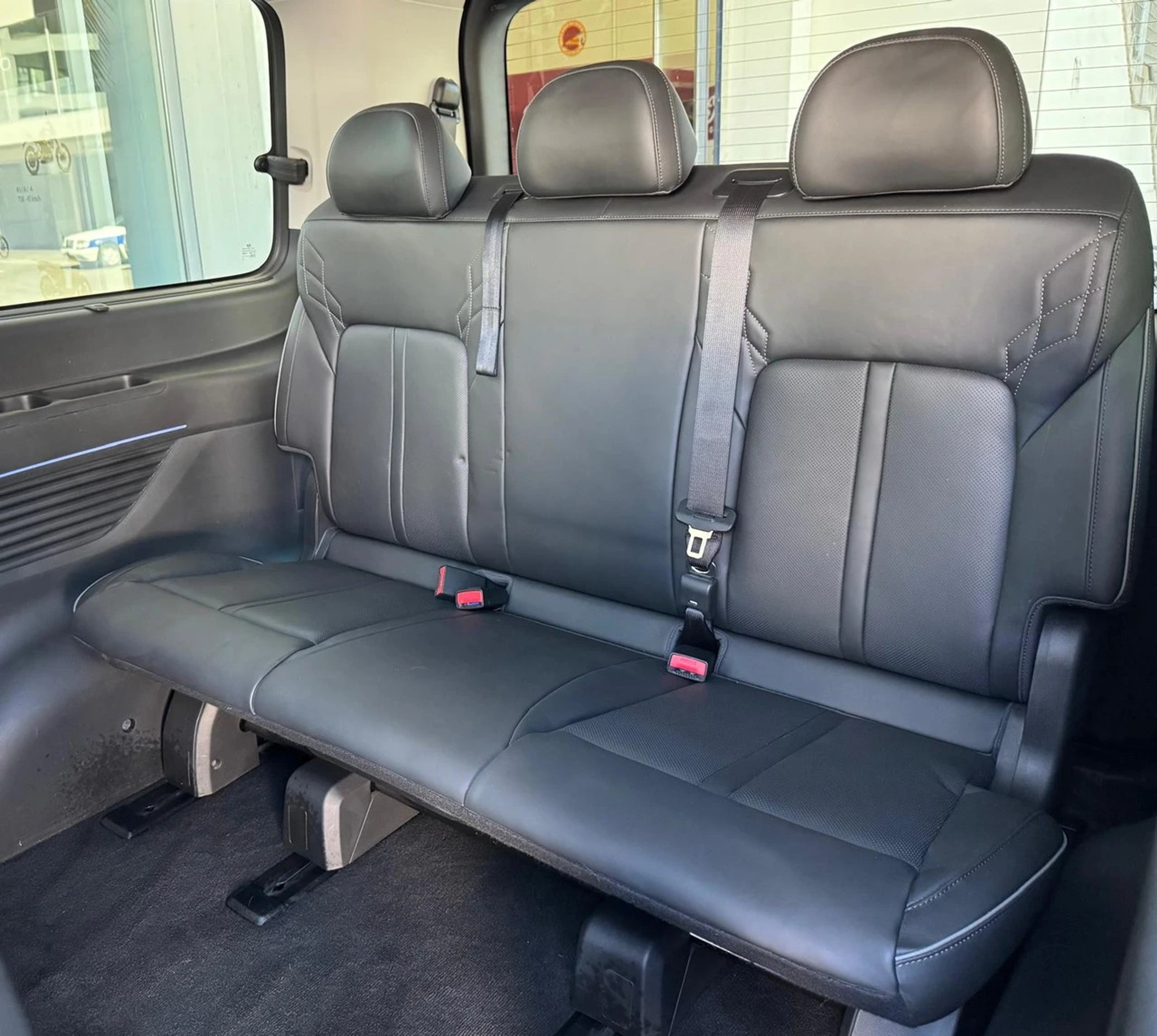 listing desktop thumbnail image 16