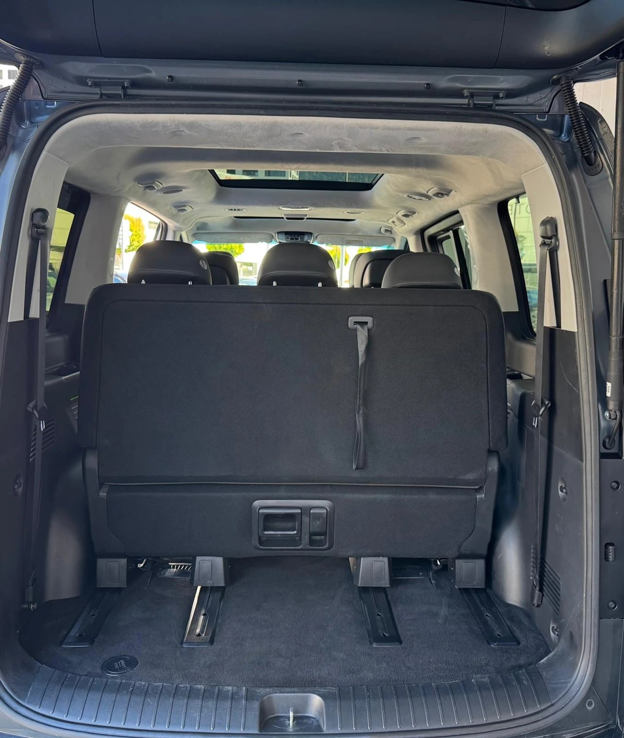 listing desktop thumbnail image 17