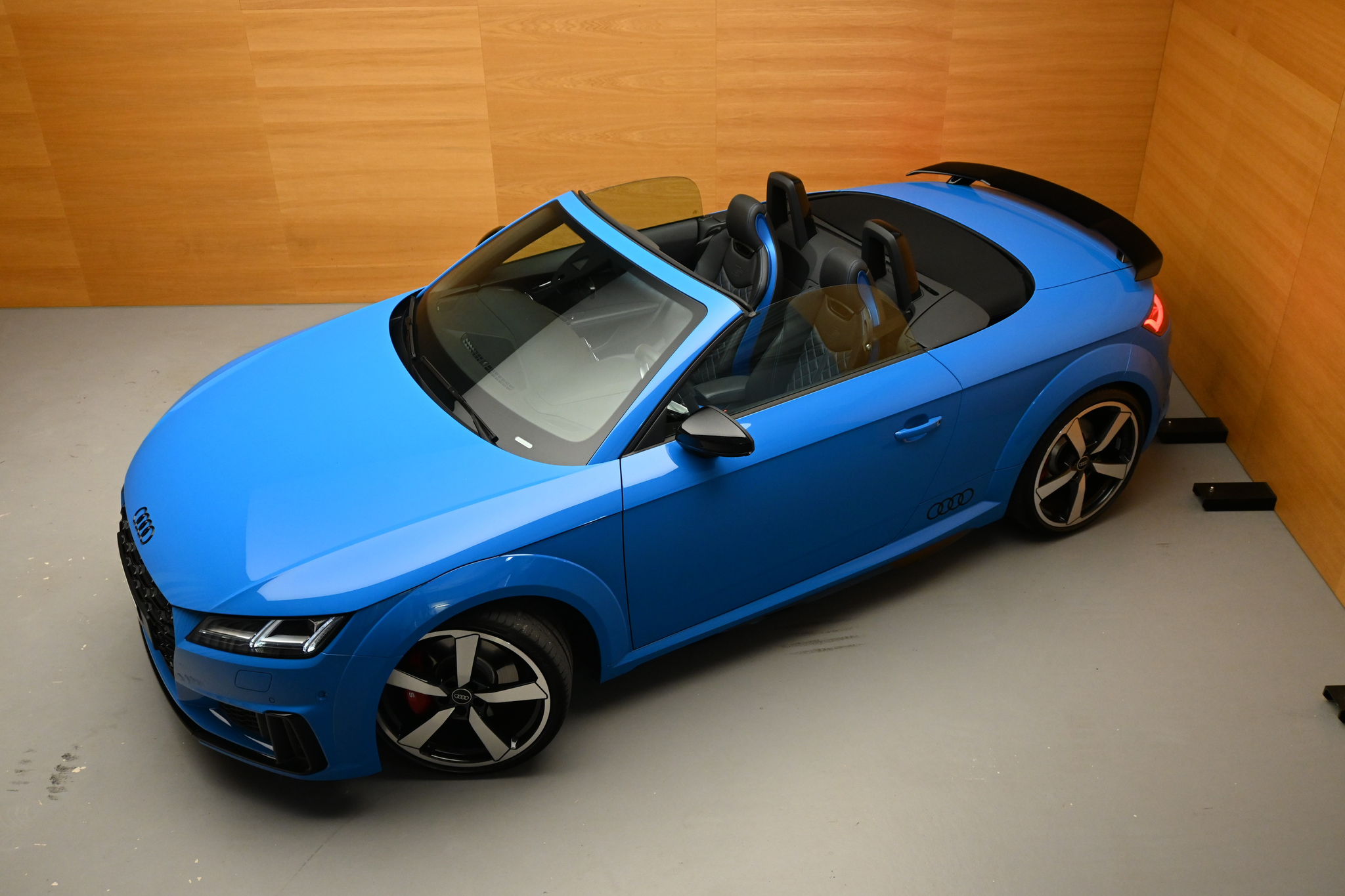 listing desktop thumbnail image 1