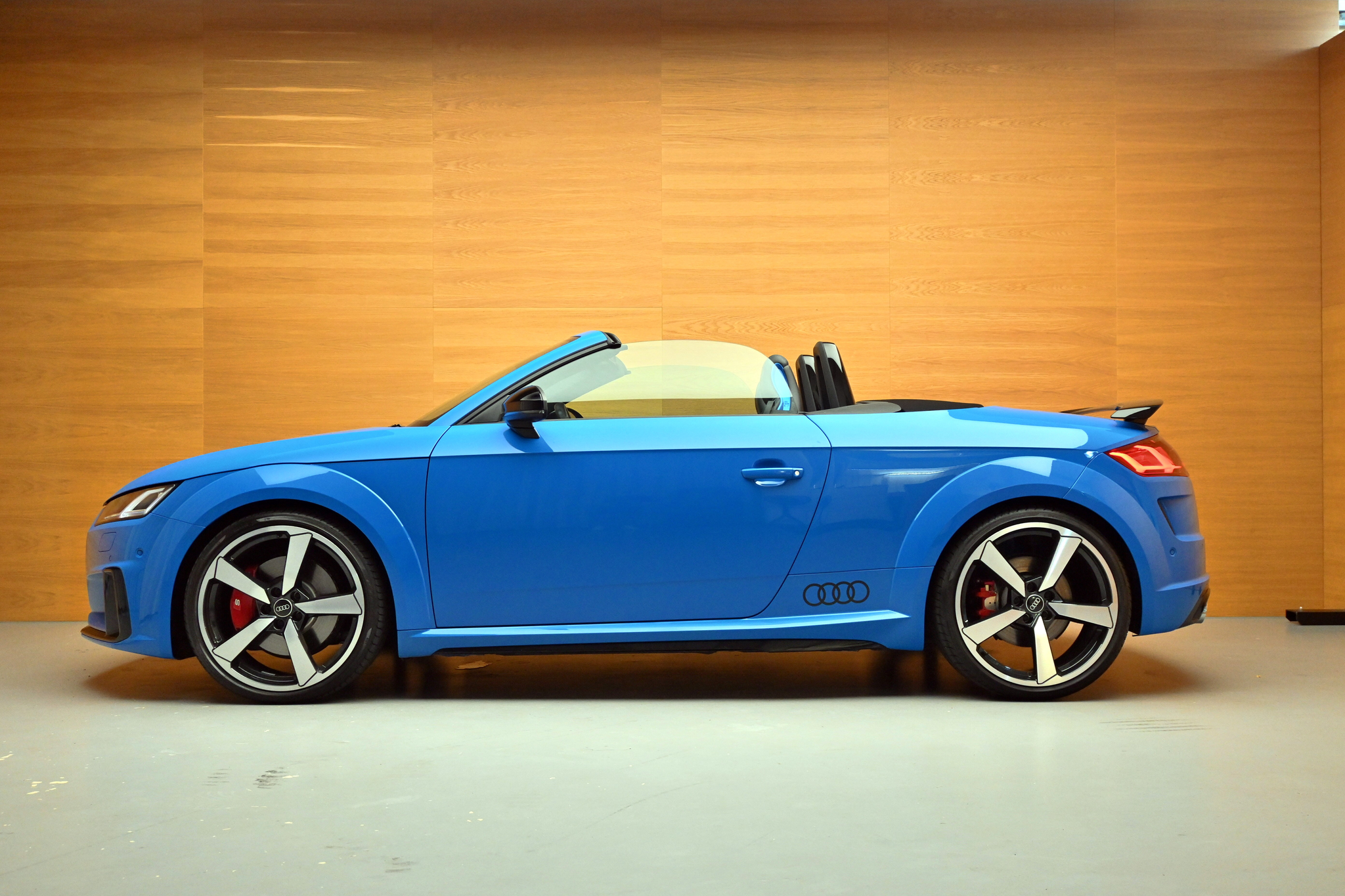 listing desktop thumbnail image 2