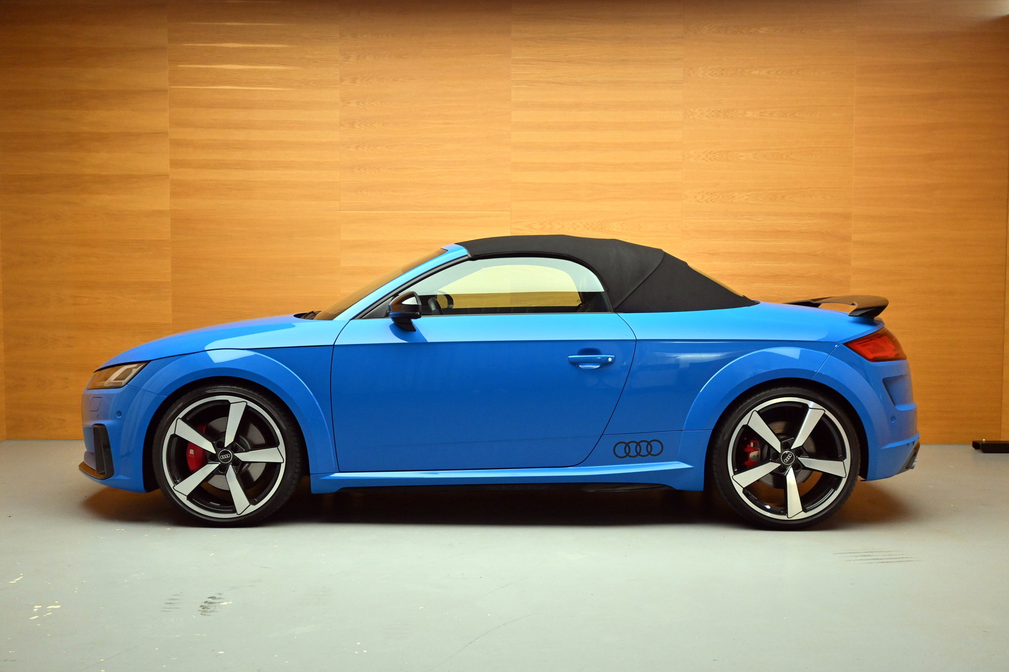 listing desktop thumbnail image 3