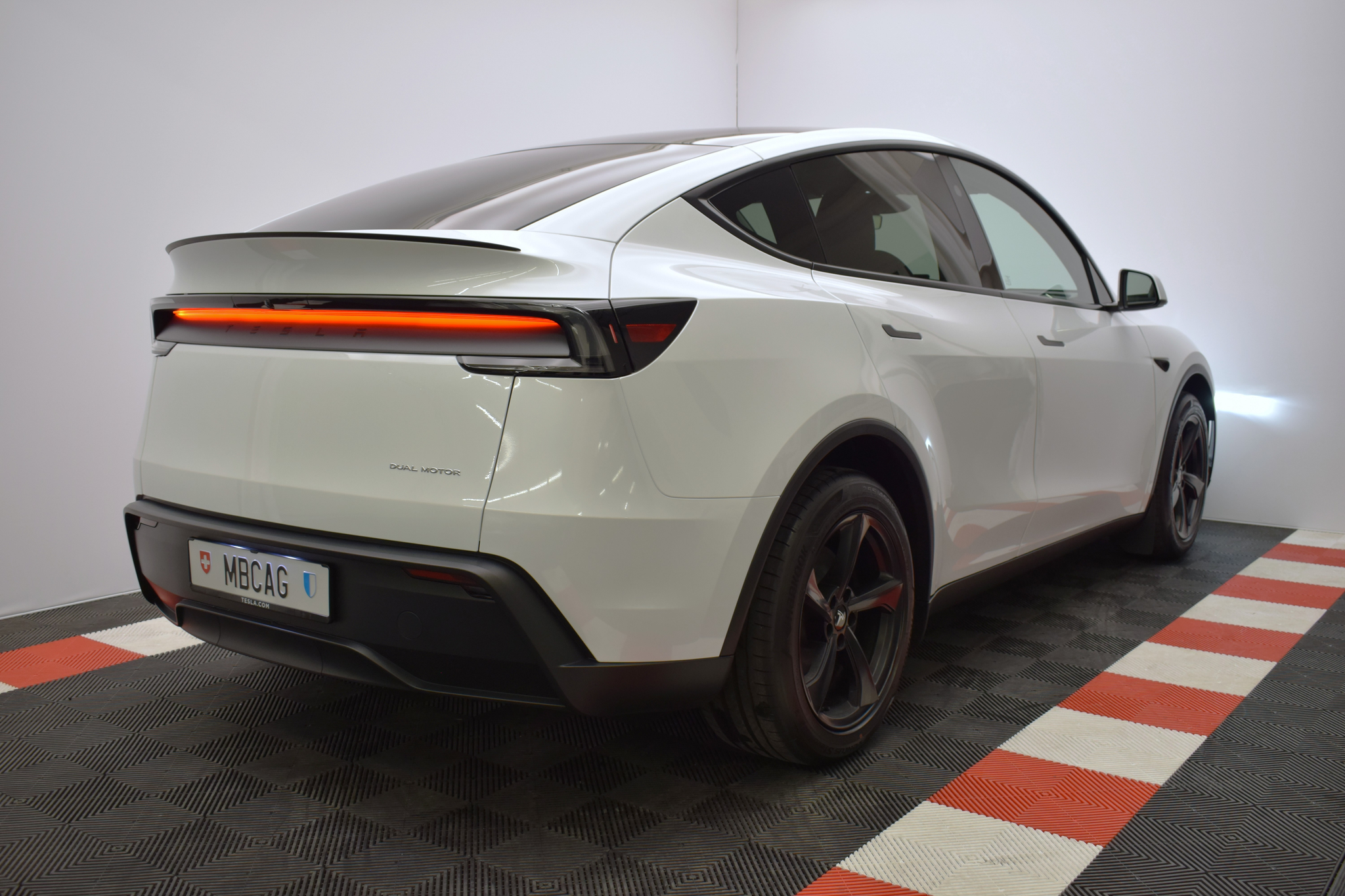 listing desktop thumbnail image 8