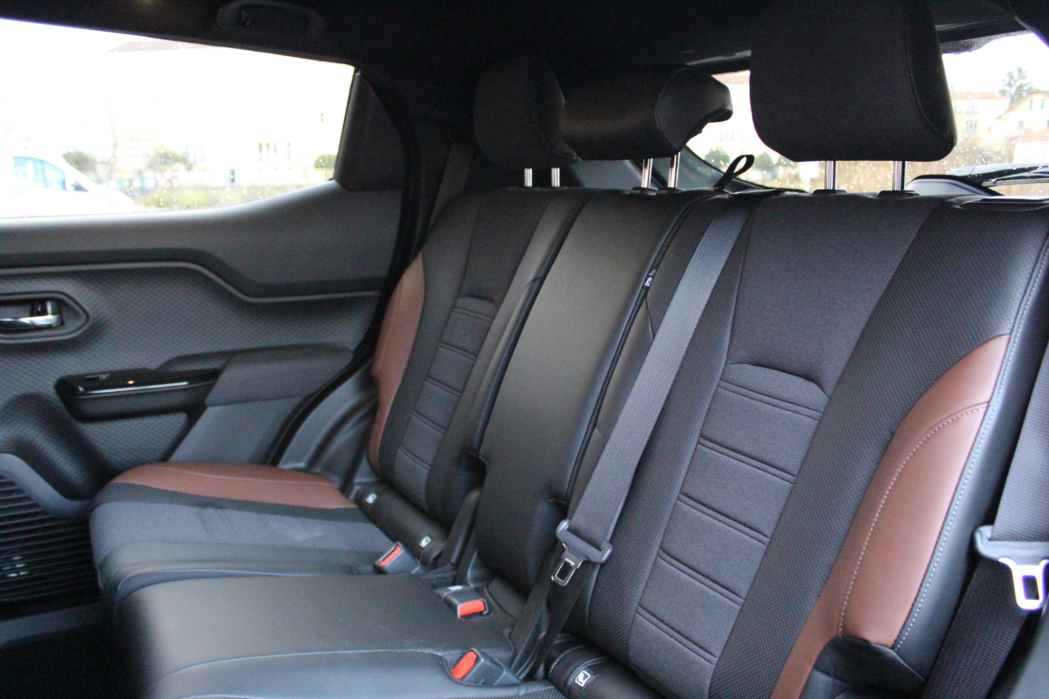 listing desktop thumbnail image 23