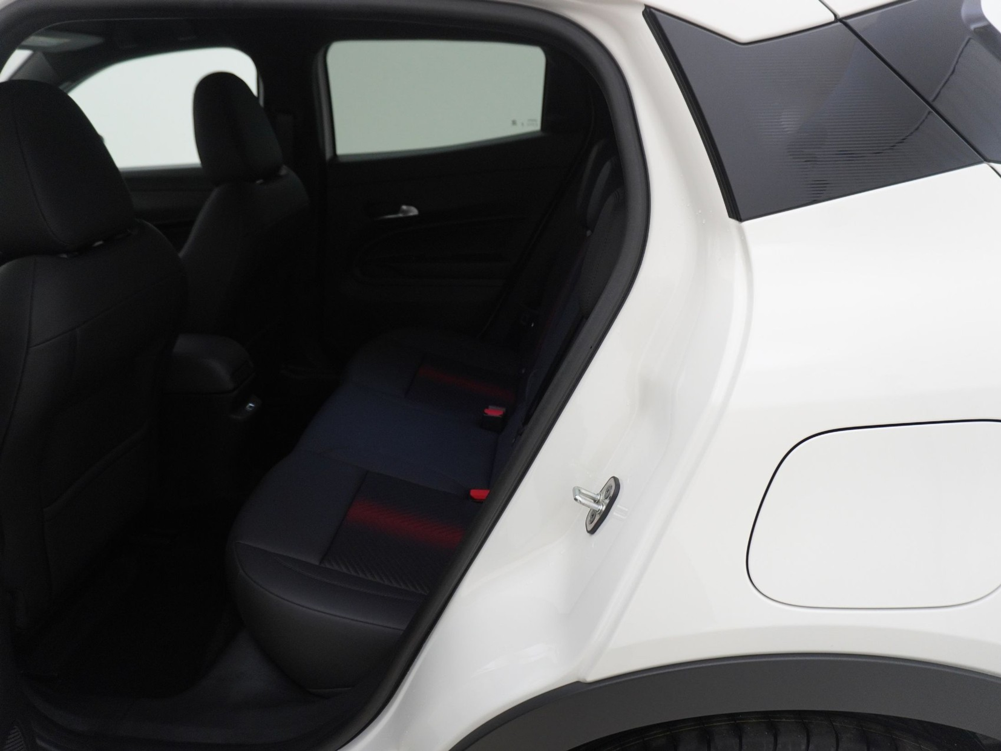 listing desktop thumbnail image 15