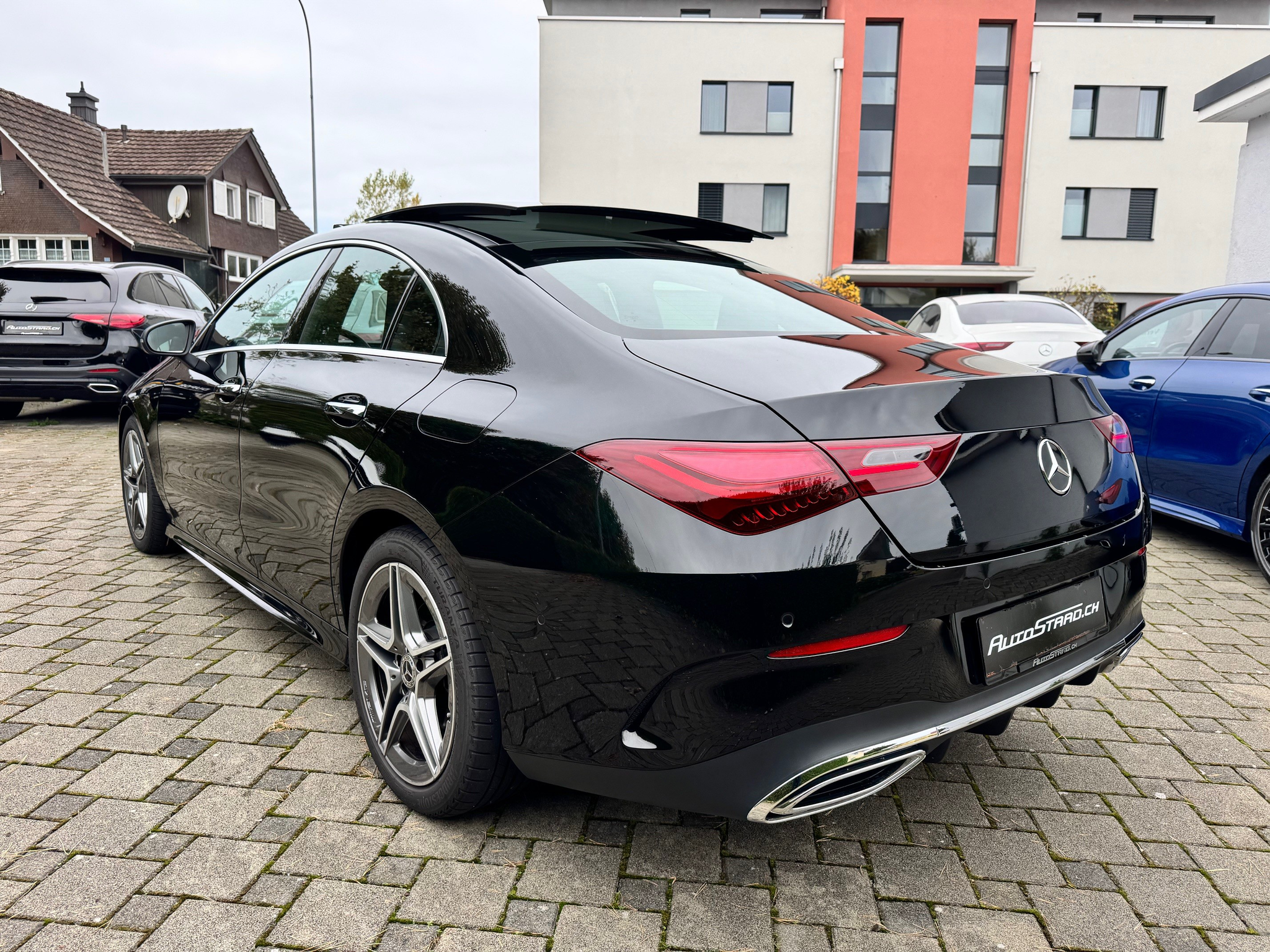 listing desktop thumbnail image 5