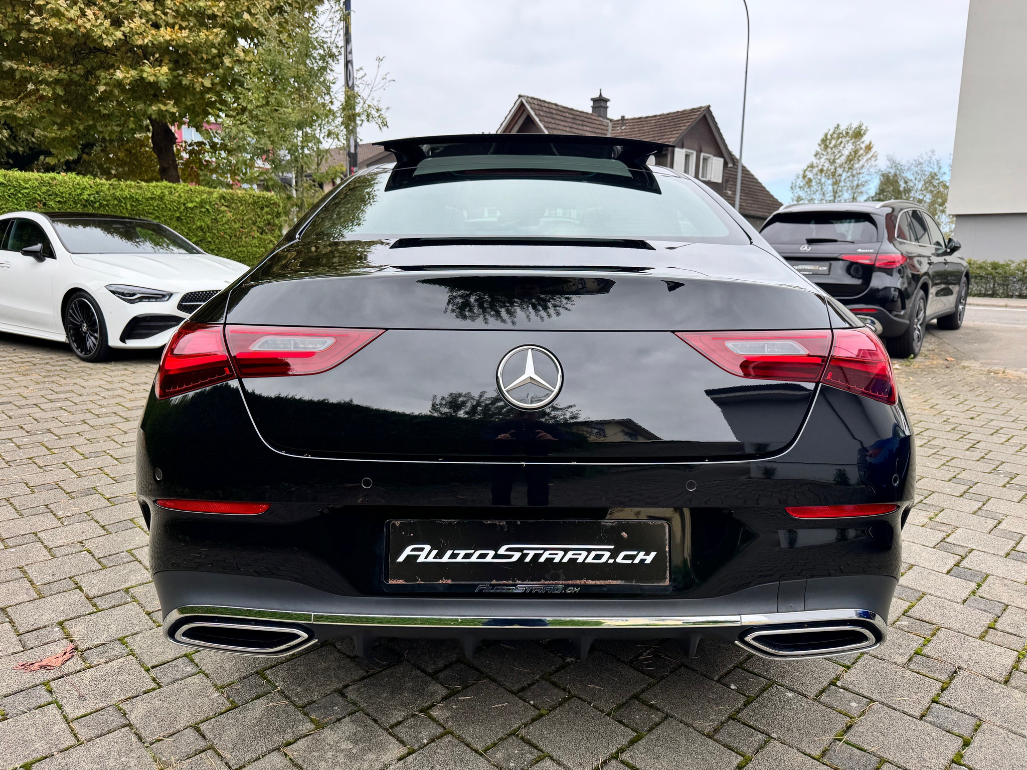 listing desktop thumbnail image 4