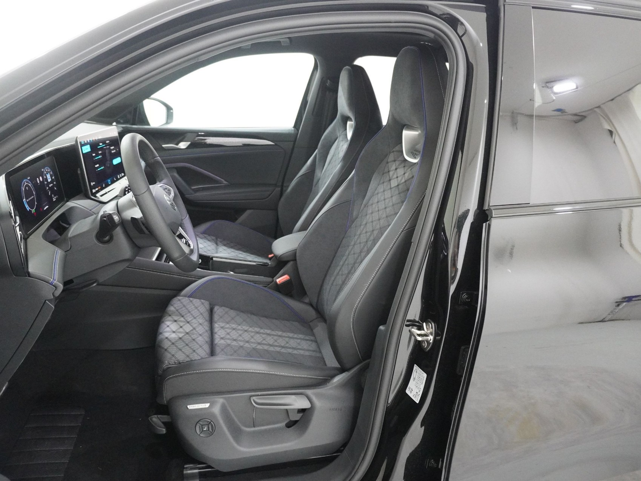 listing desktop thumbnail image 12