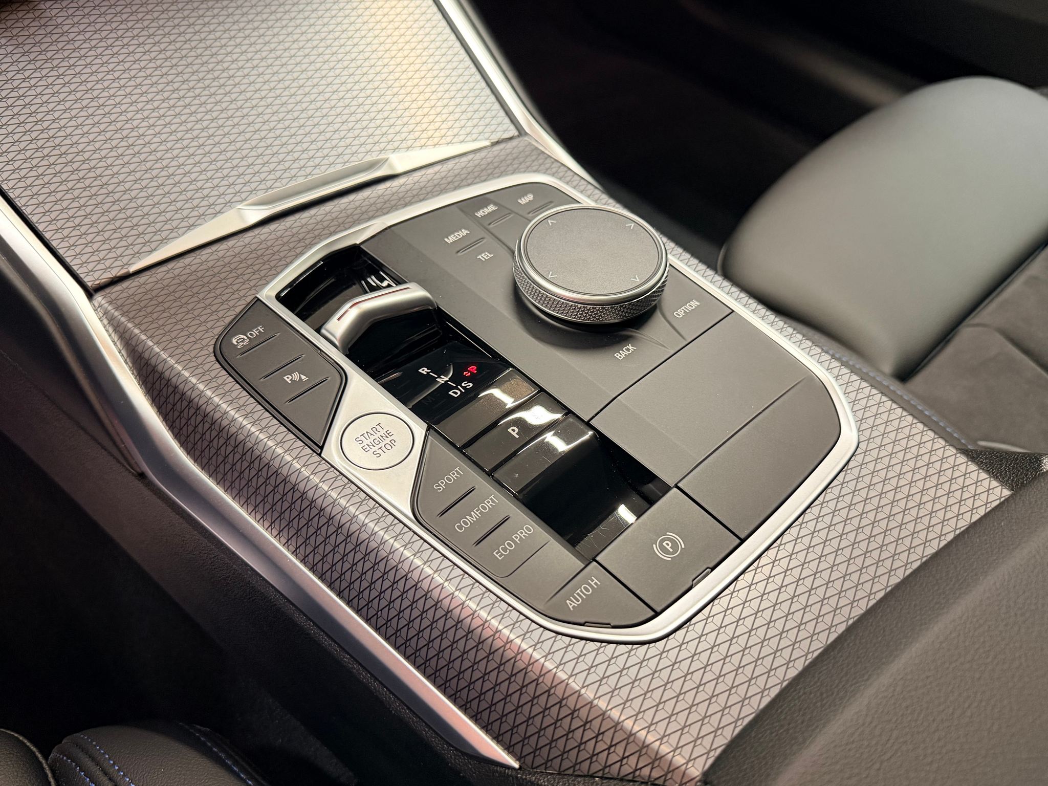 listing desktop thumbnail image 25