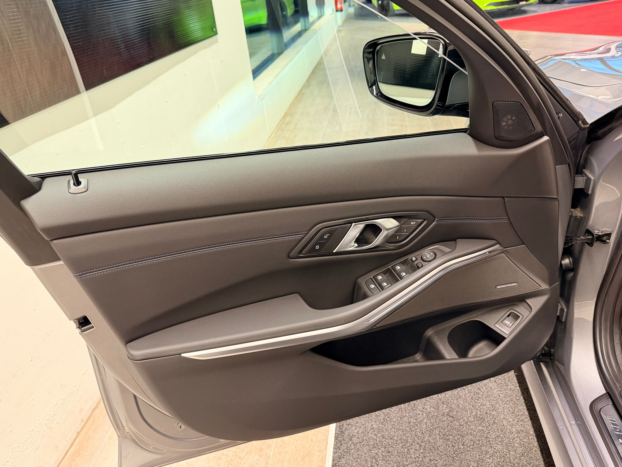 listing desktop thumbnail image 12