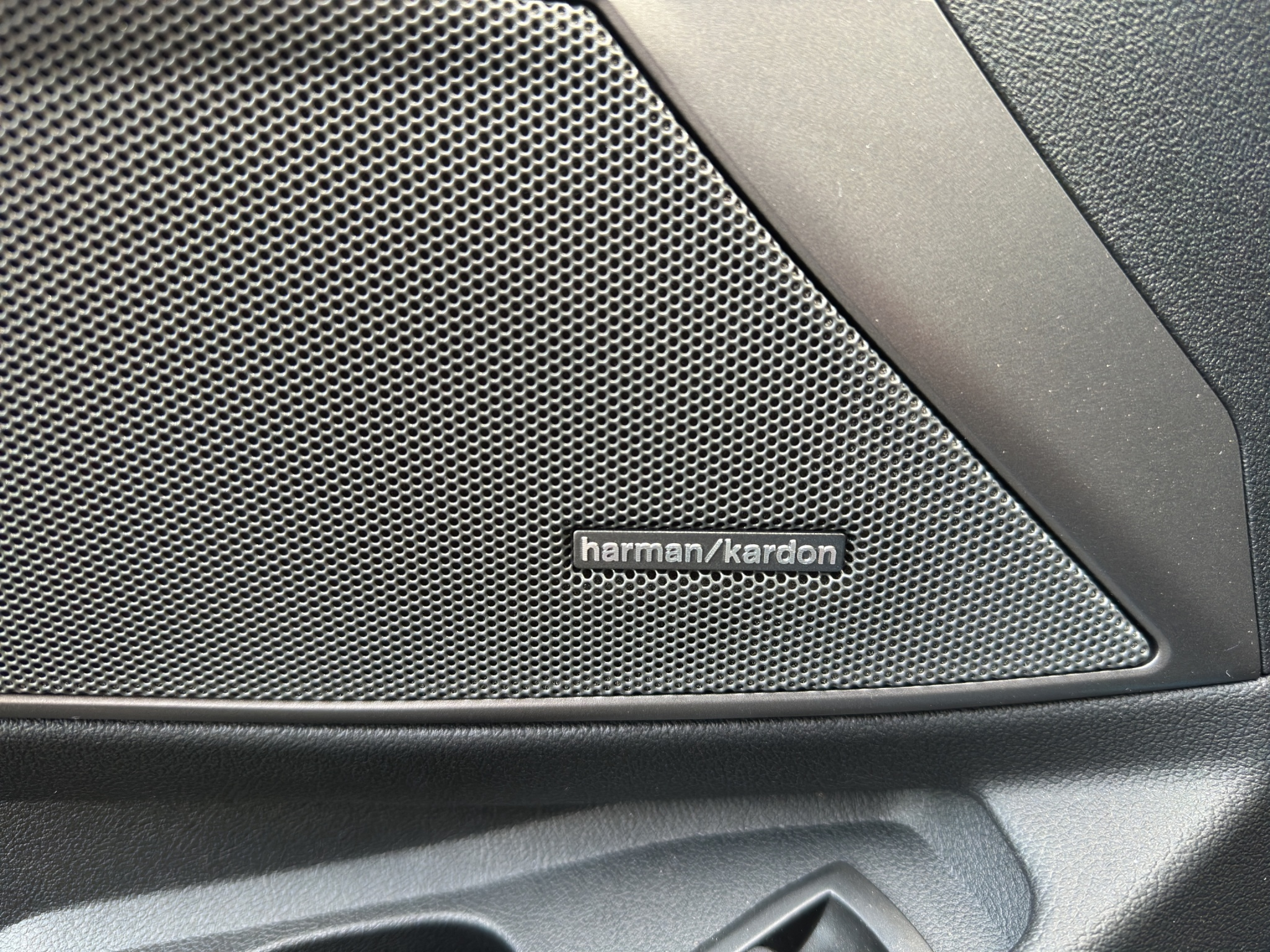 listing desktop thumbnail image 21