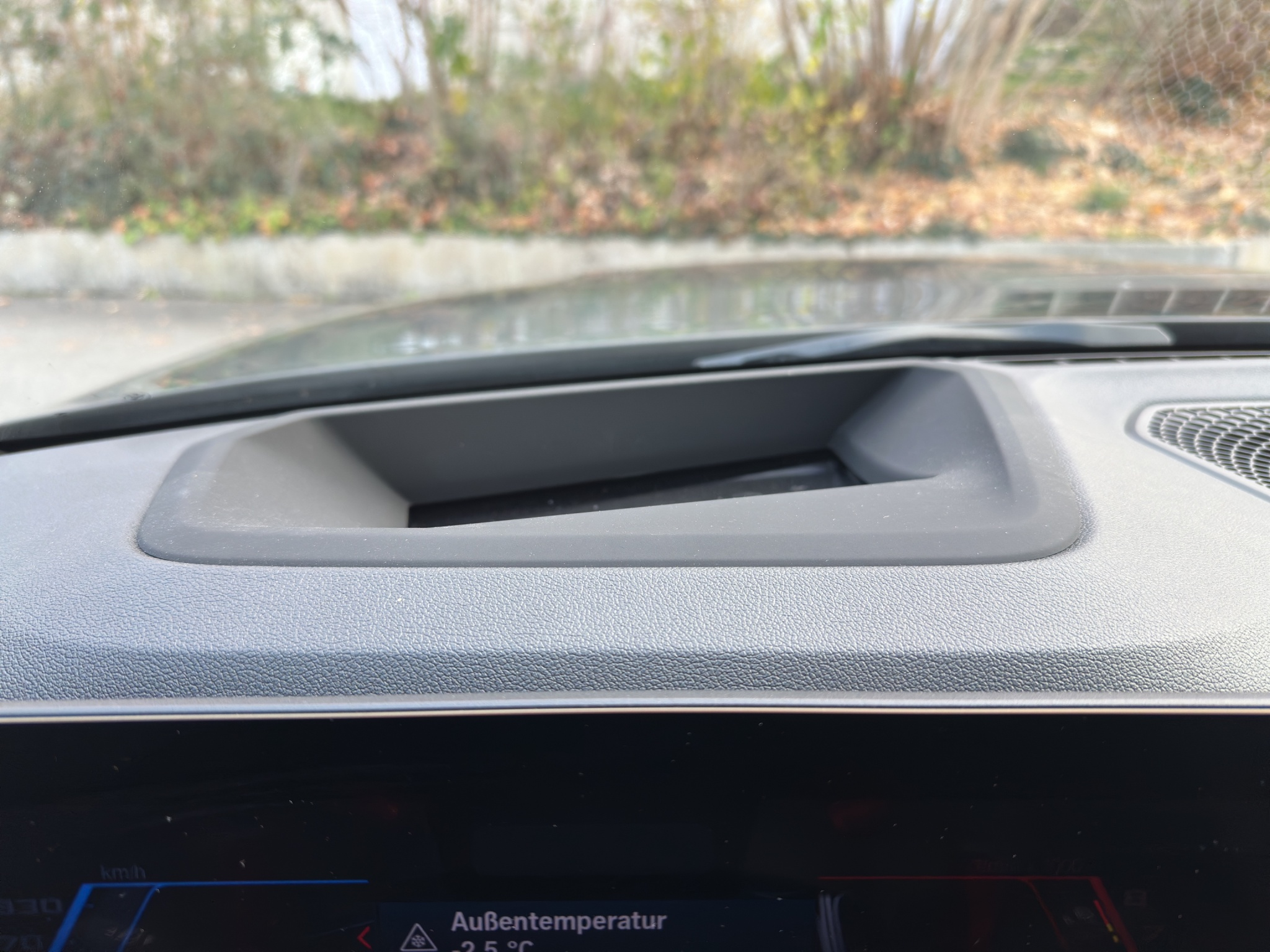 listing desktop thumbnail image 14