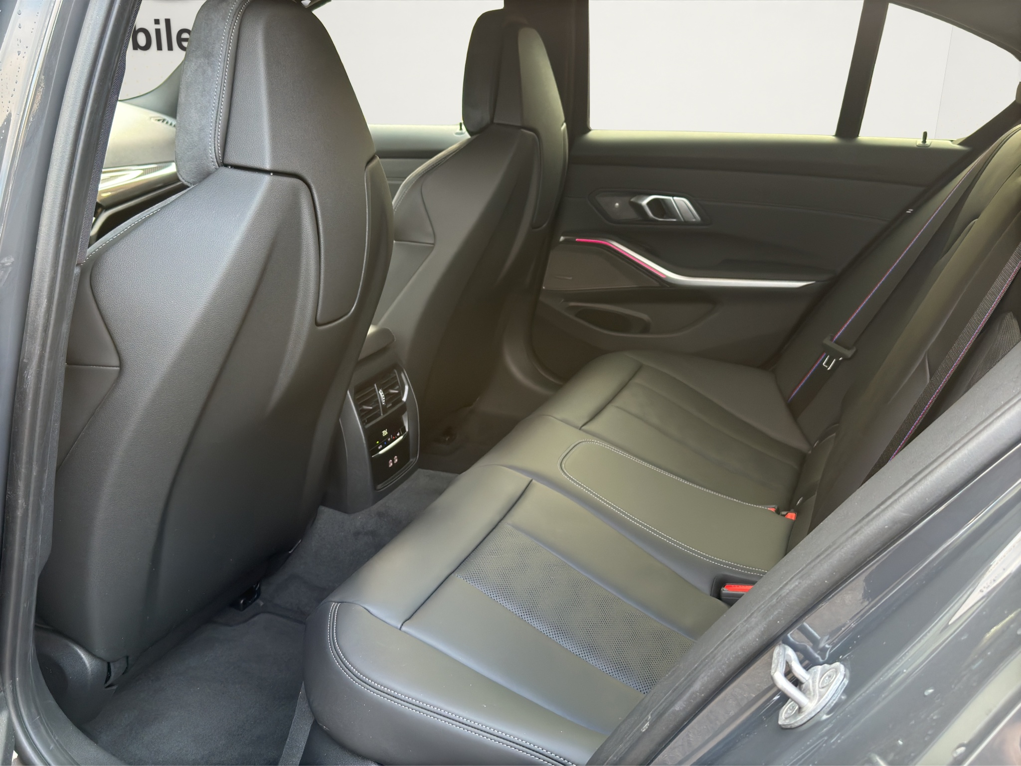 listing desktop thumbnail image 13