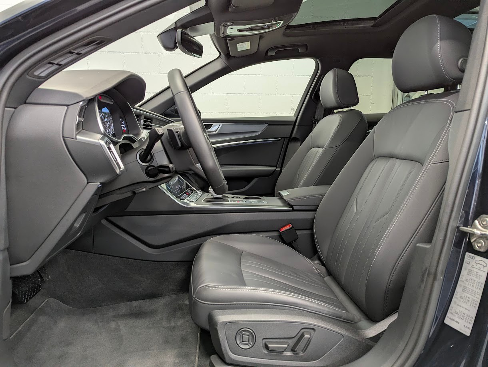 listing desktop thumbnail image 3