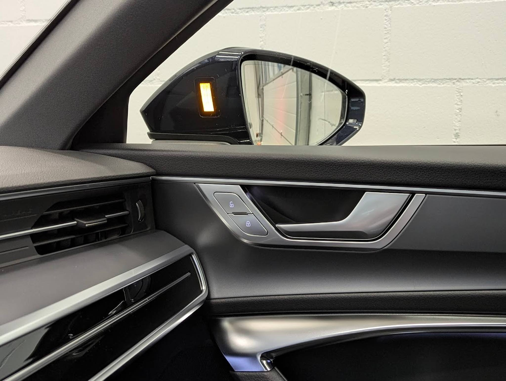 listing desktop thumbnail image 21