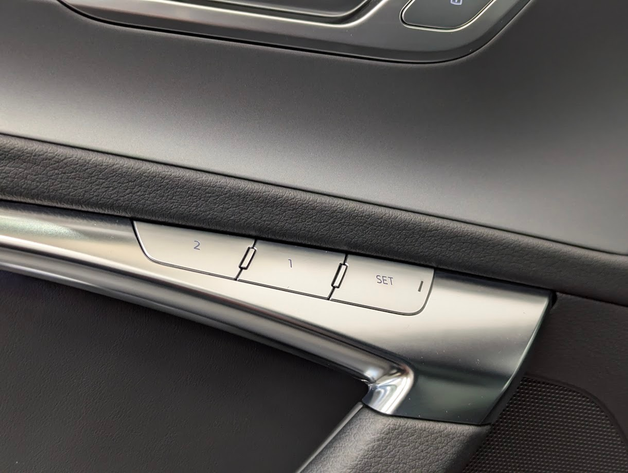 listing desktop thumbnail image 5