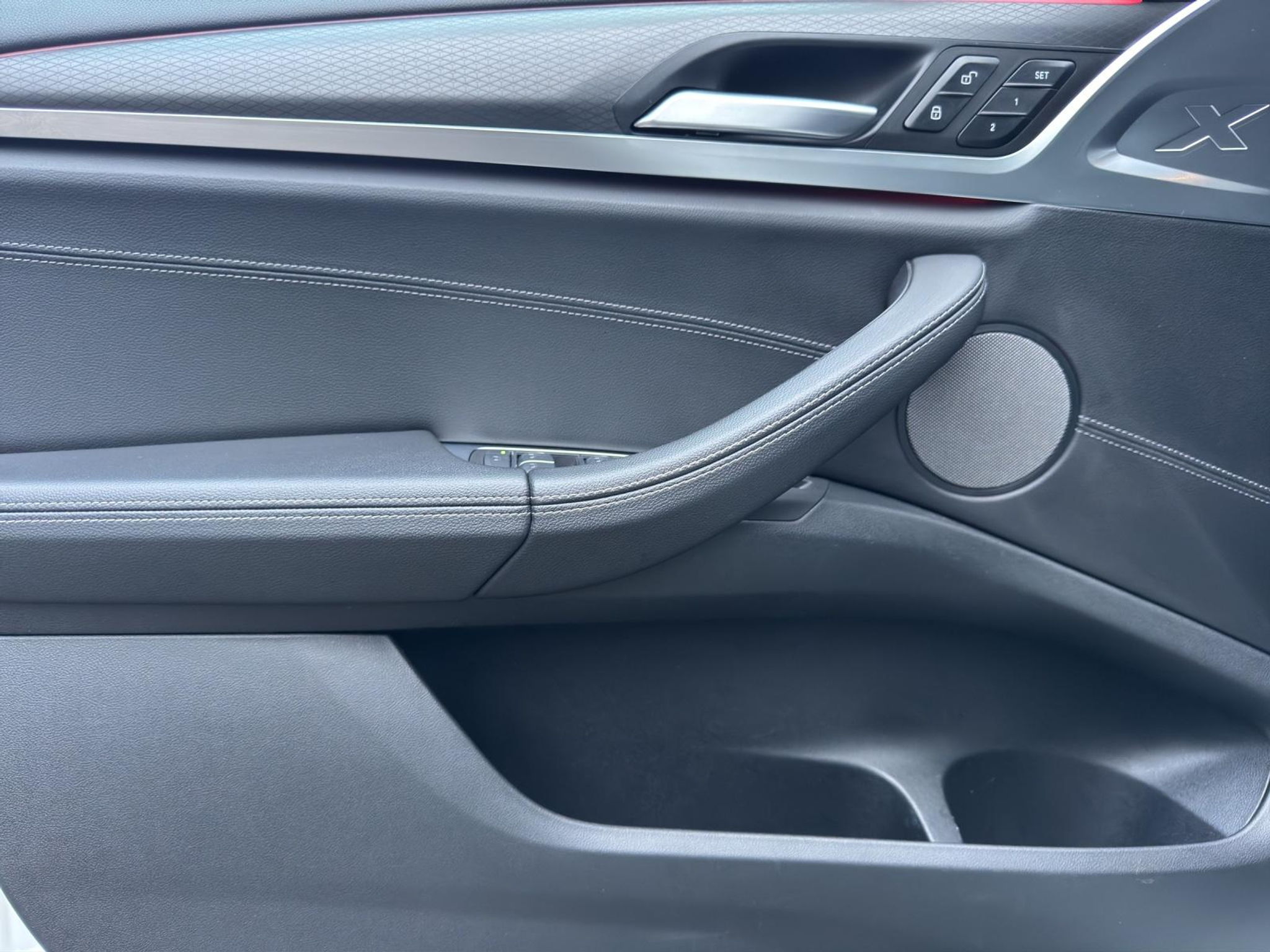 listing desktop thumbnail image 19