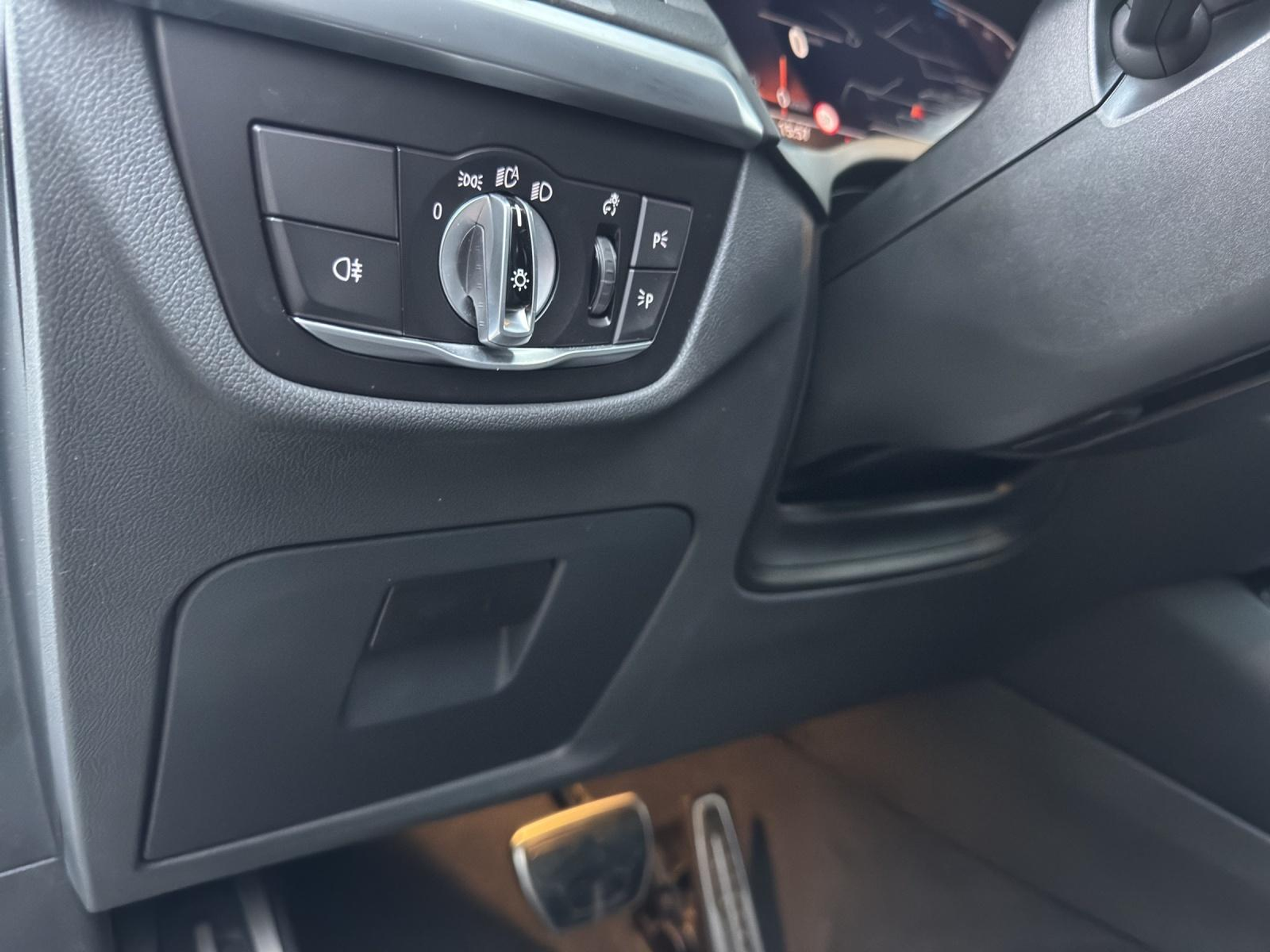 listing desktop thumbnail image 12