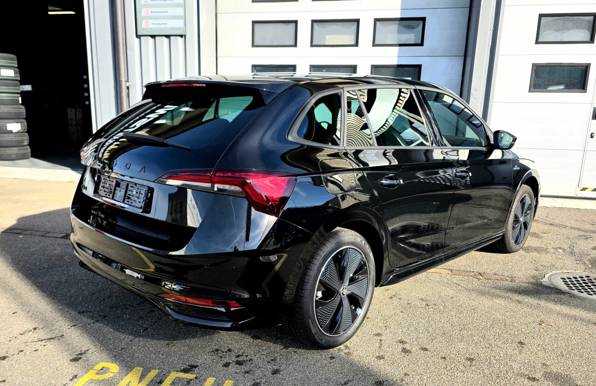 listing desktop thumbnail image 6