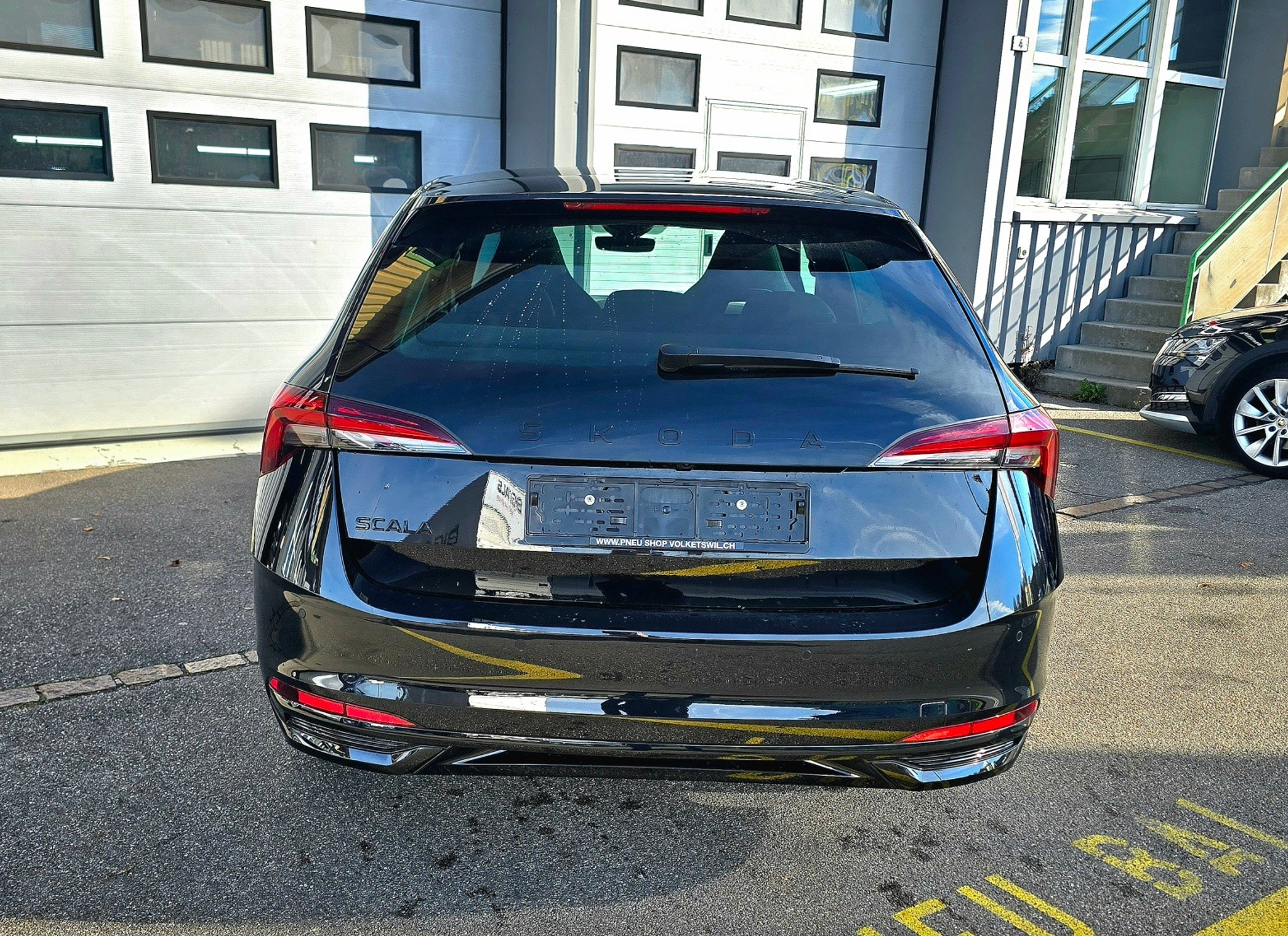 listing desktop thumbnail image 5