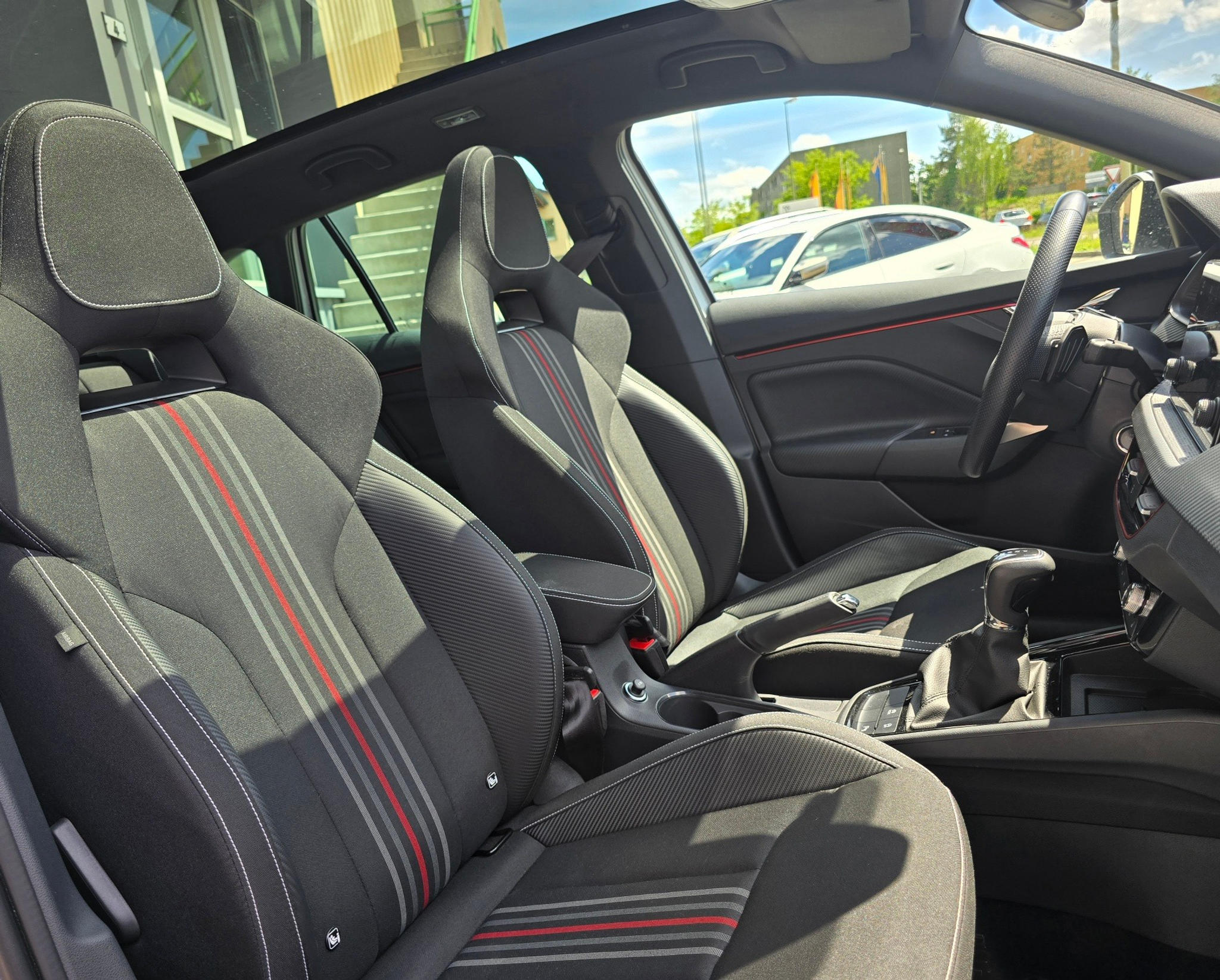 listing desktop thumbnail image 10