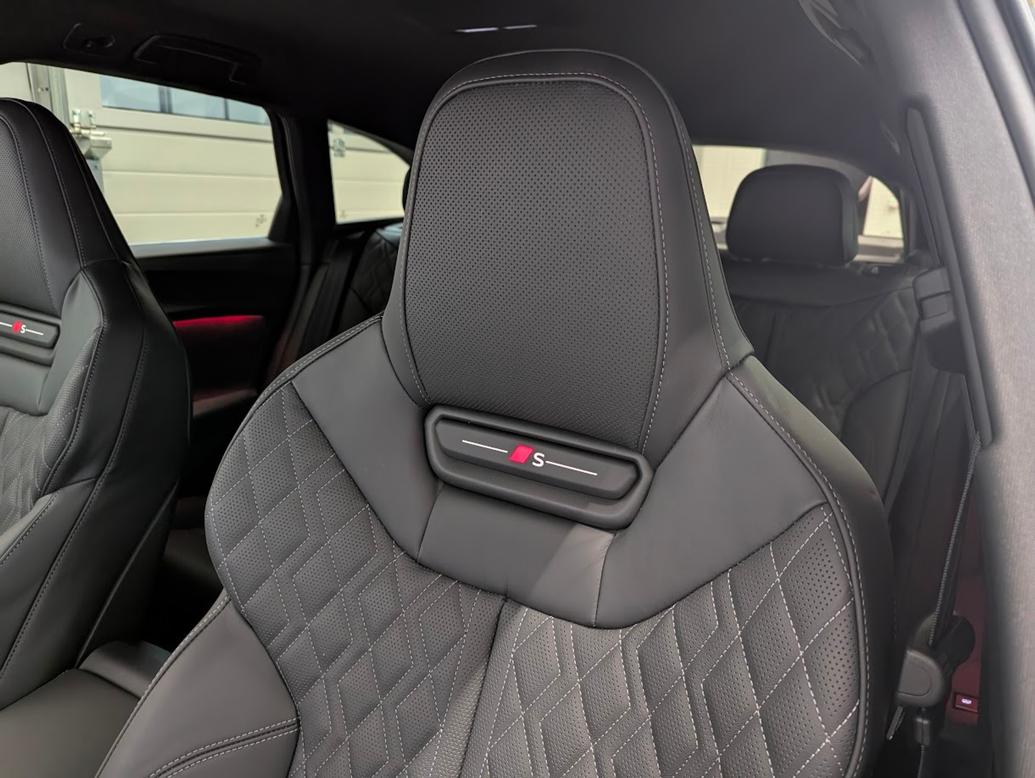 listing desktop thumbnail image 3