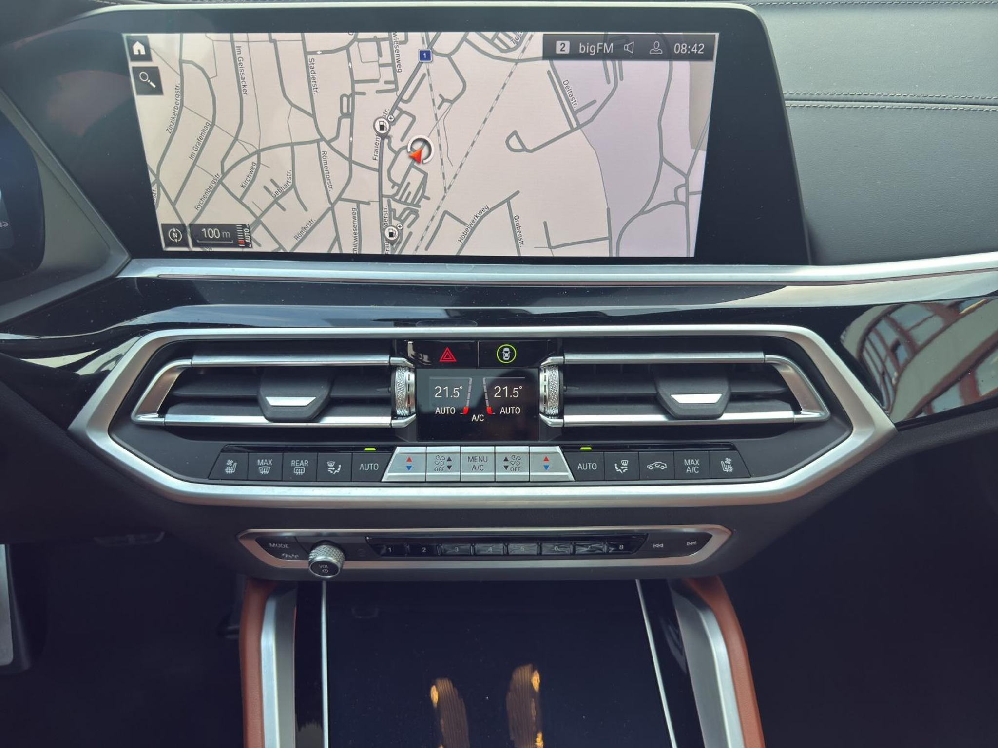 listing desktop thumbnail image 11